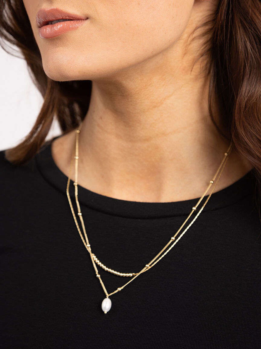 layered pearl necklace Image 3