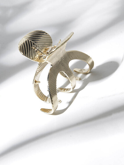 gold metal claw clip Image 1