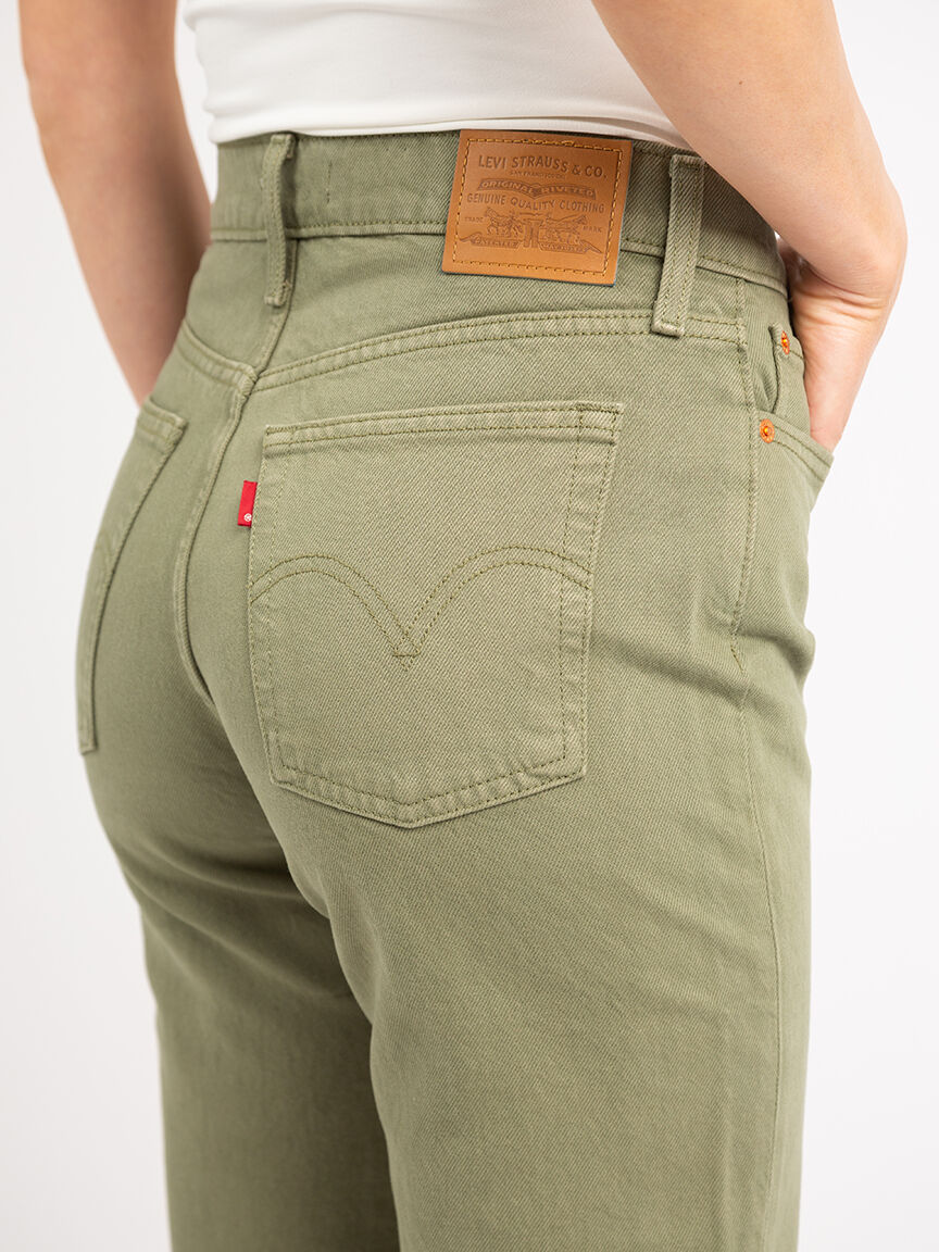 wedgie straight in green Image 5