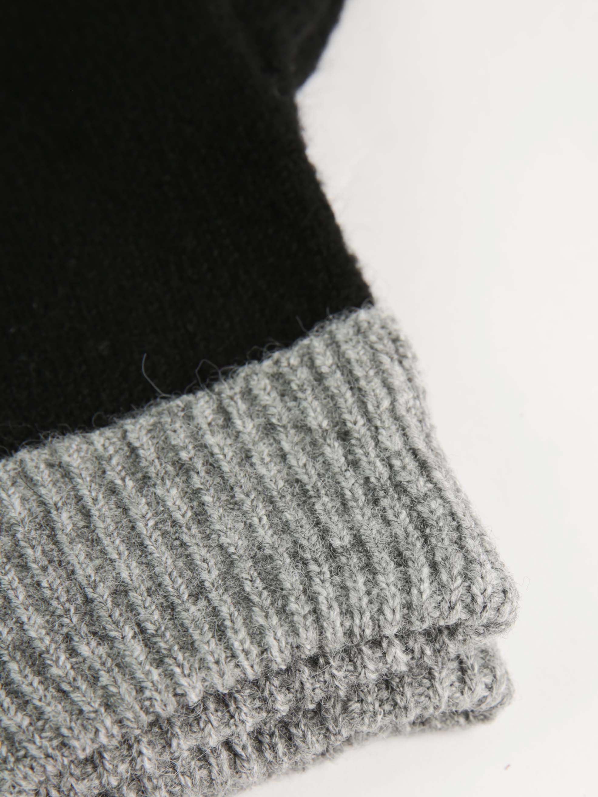 women's color block gloves Image 4