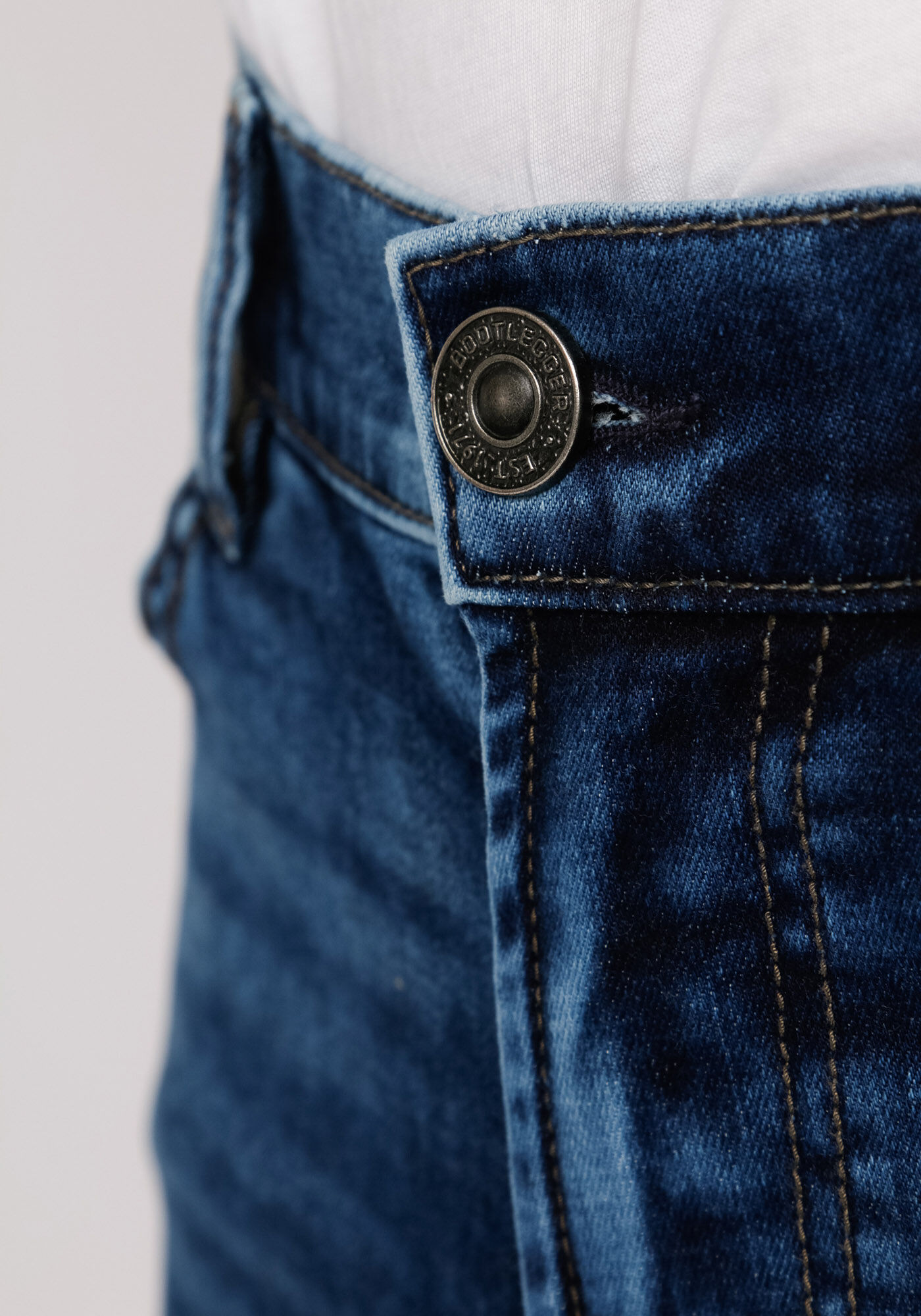 COOLMAX&reg; slim straight tech jeans Image 4