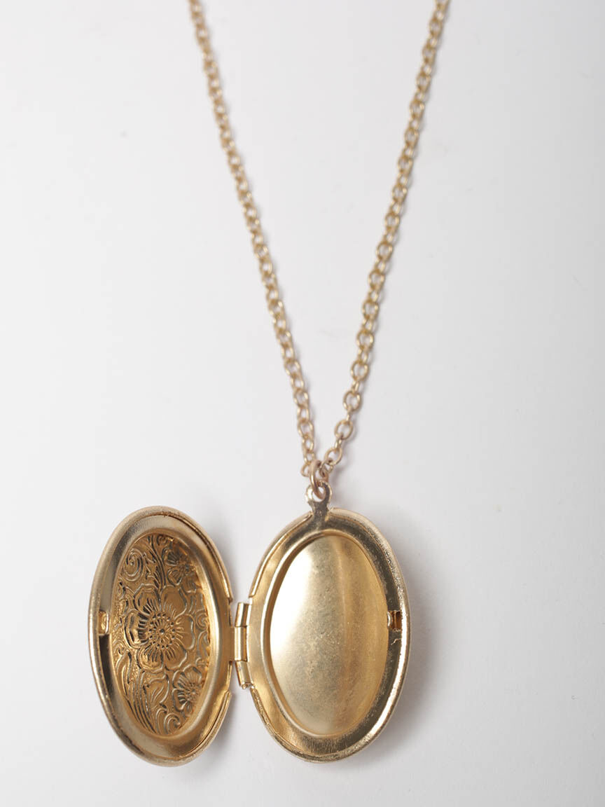 oval locket necklace Image 2