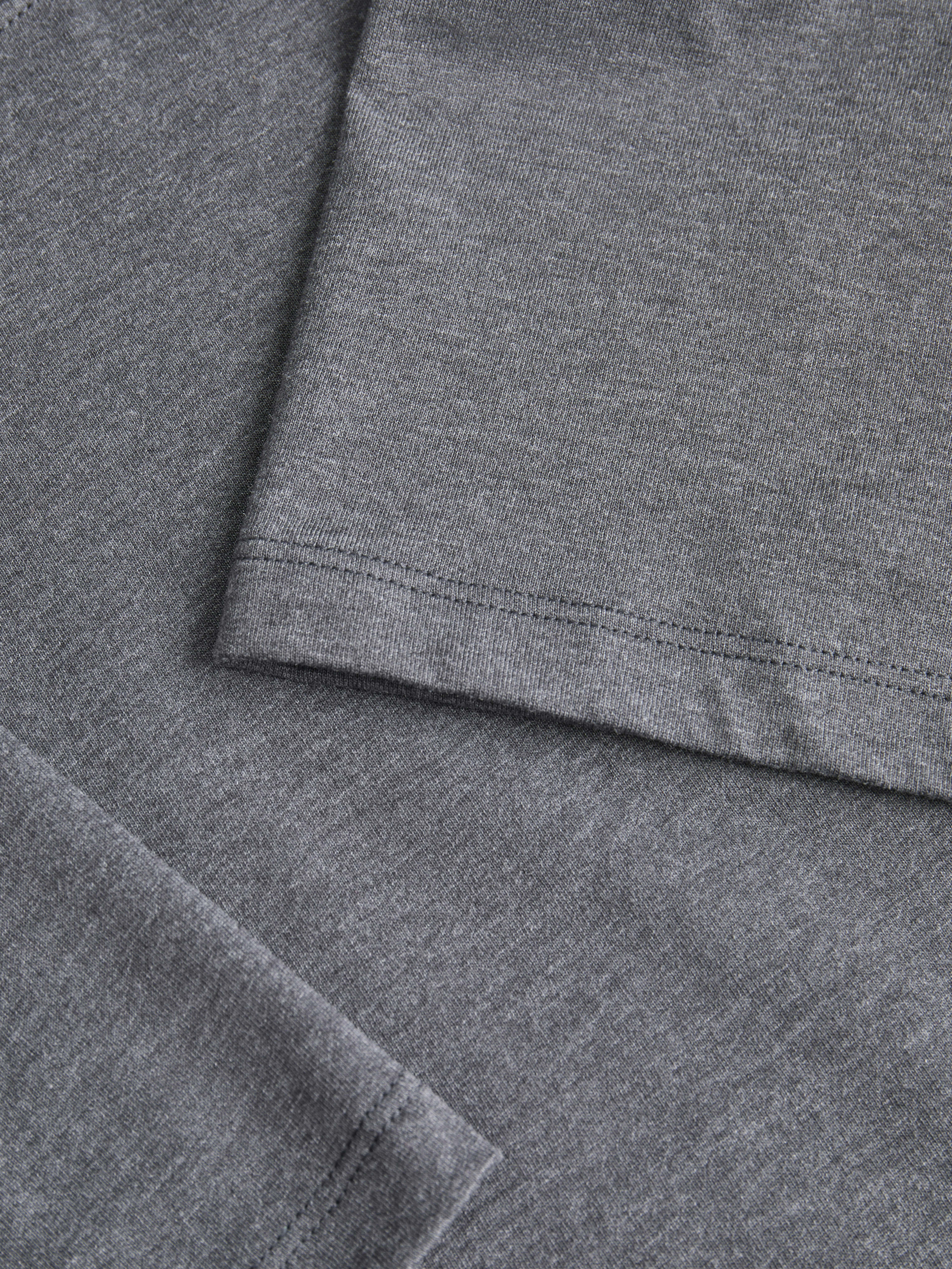 anna crew neck tshirt Image 6