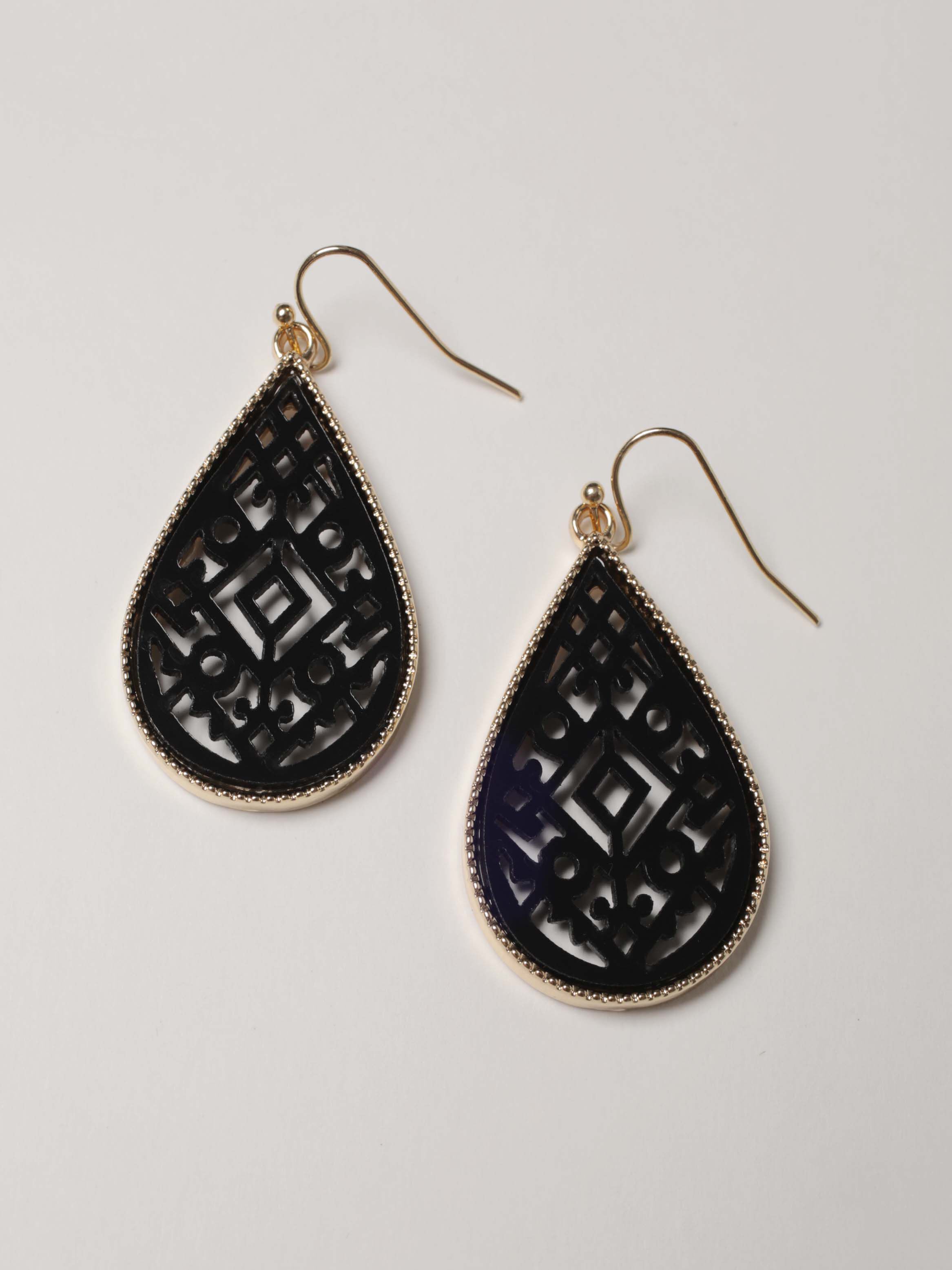 filigree tear drop earring Image 1