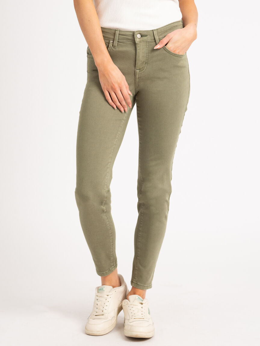 mid-rise skinny jean Image 2