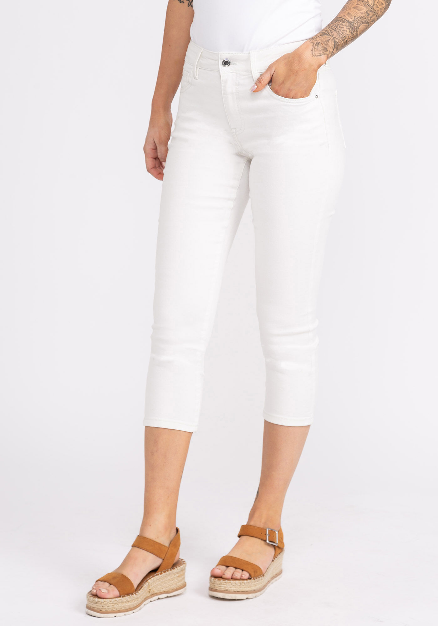 high rise capris Image 3