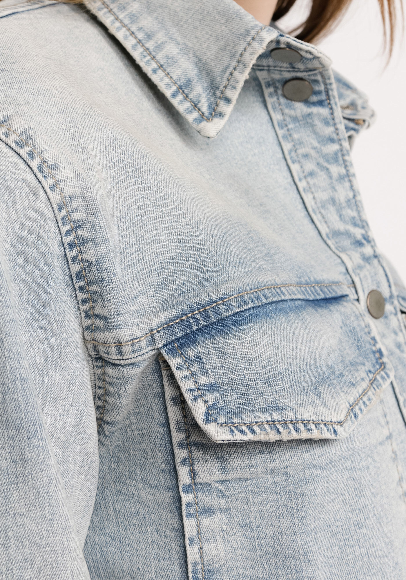 drea denim shacket Image 6