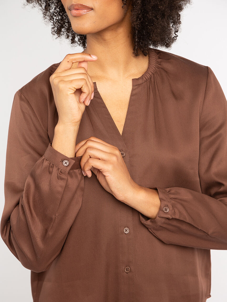 remy vneck shirt Image 4