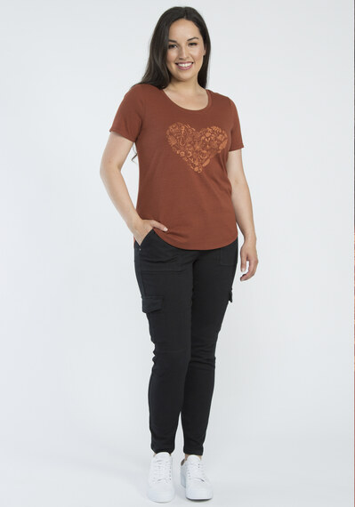fall heart scoop neck graphic tee Image 4