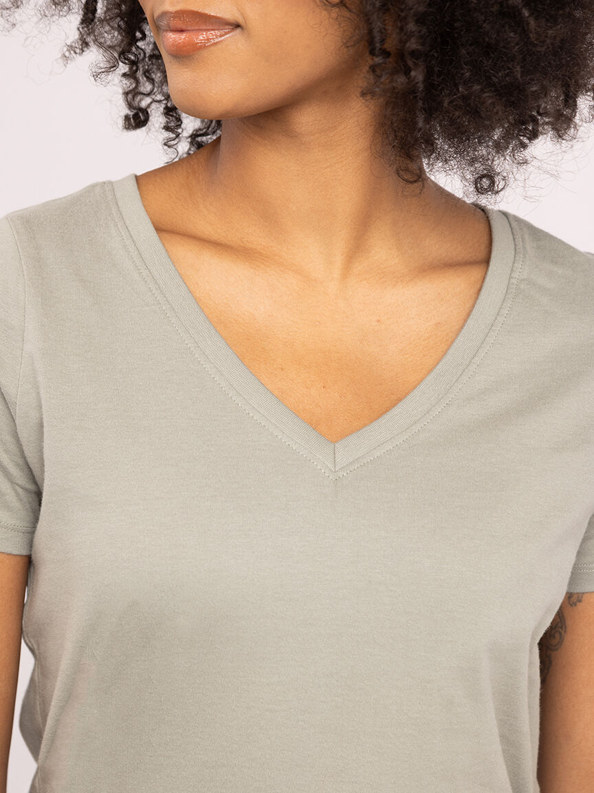 vickie v neck t-shirt Image 4