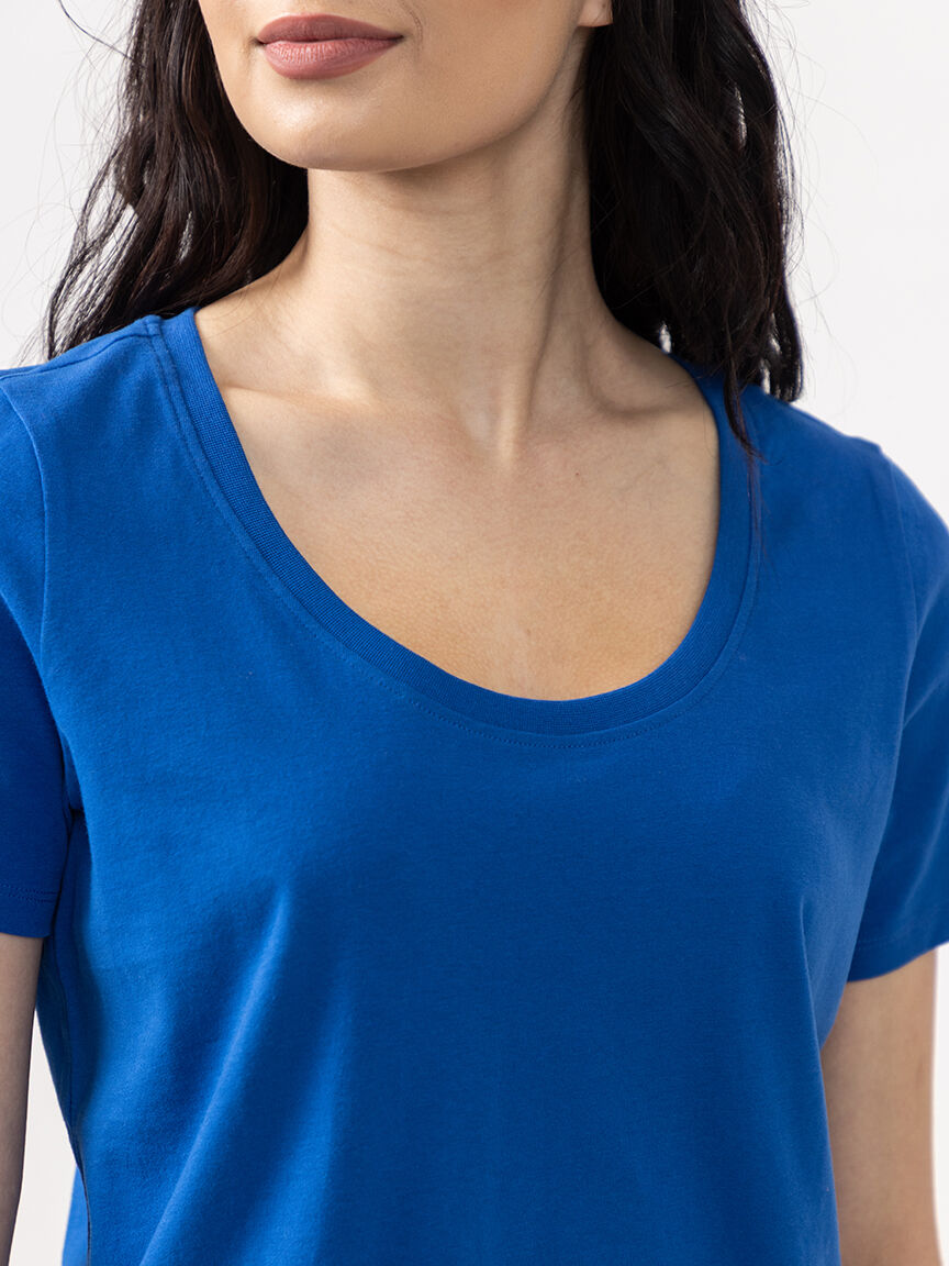 saige scoop neck t-shirt Image 4