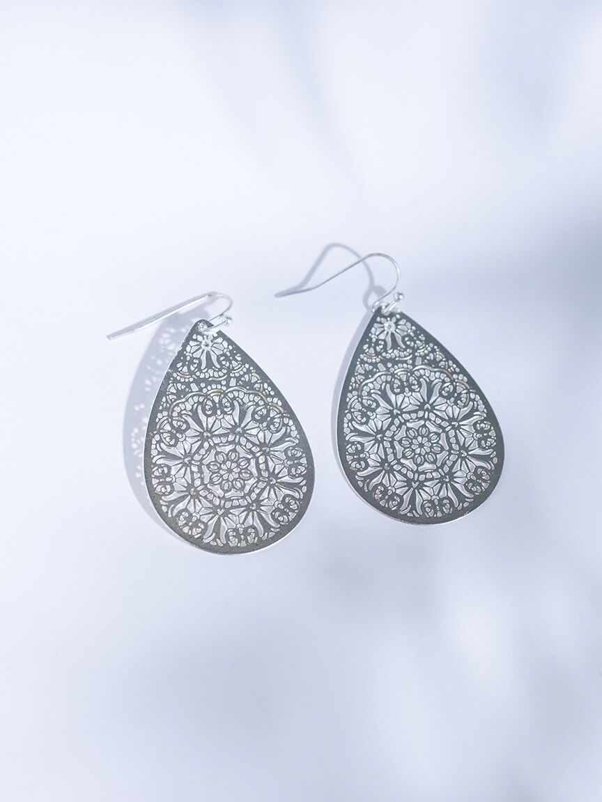 filigree tear drop earring Image 1