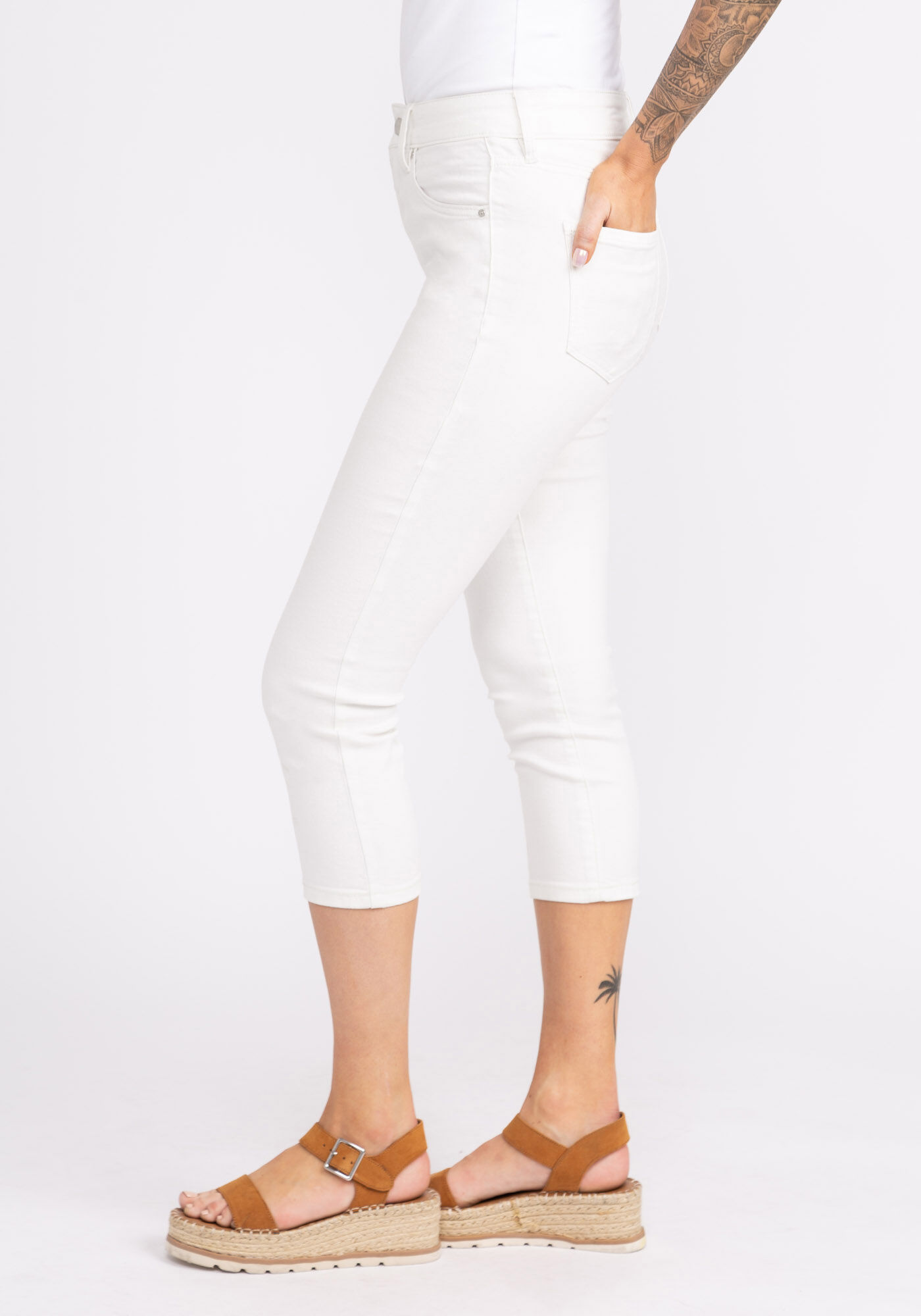 high rise capris Image 4