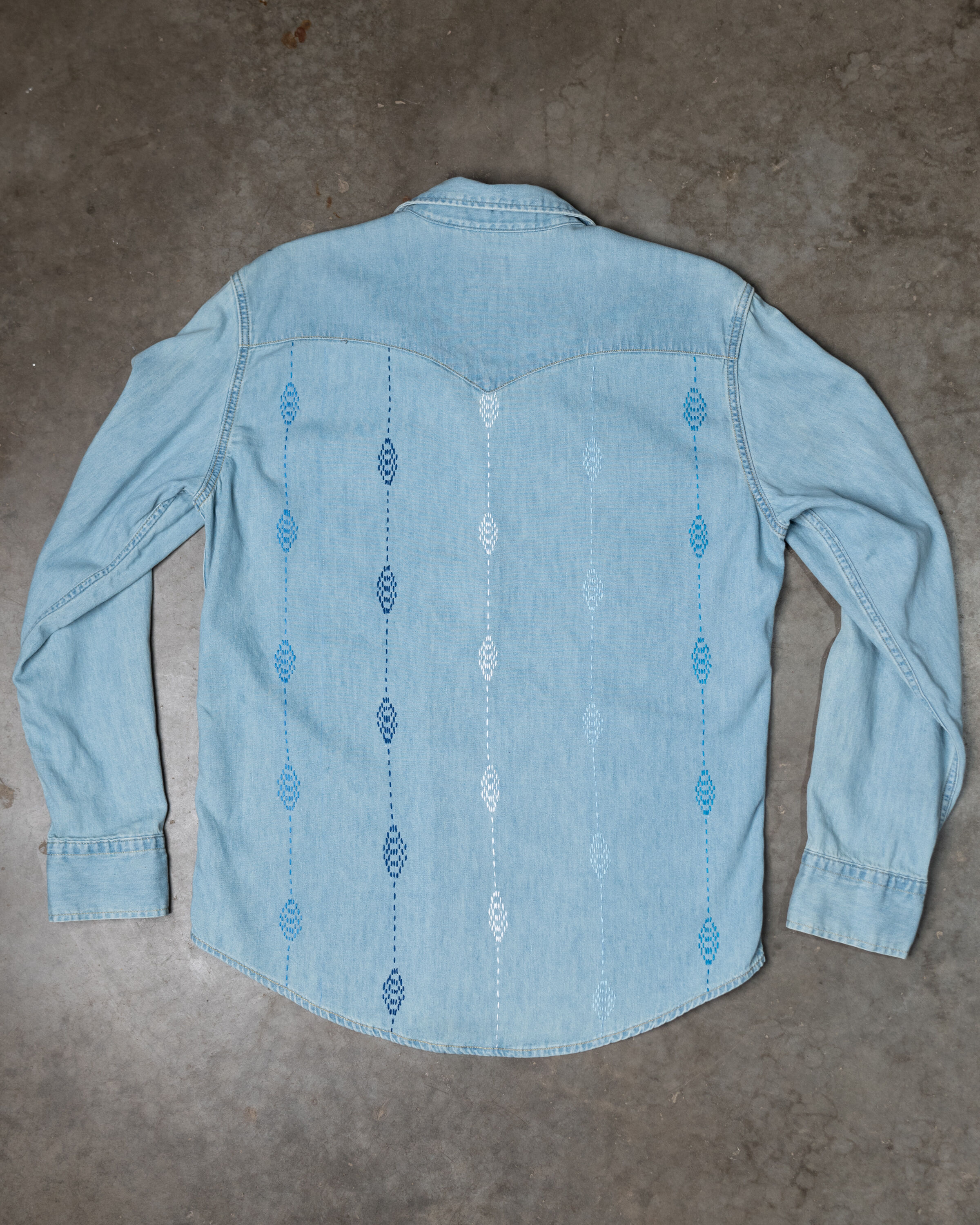 levi's pearl snap denim shirt Image 2