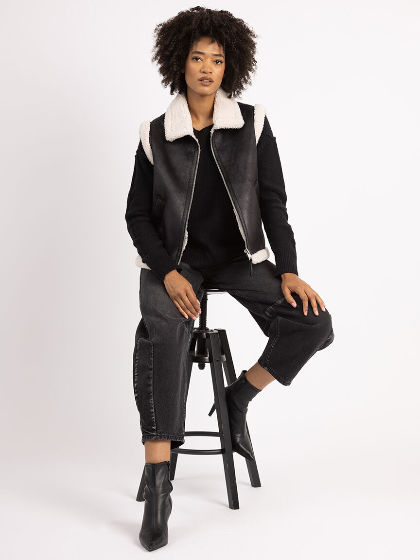 meera sherpa lined vest Image 5