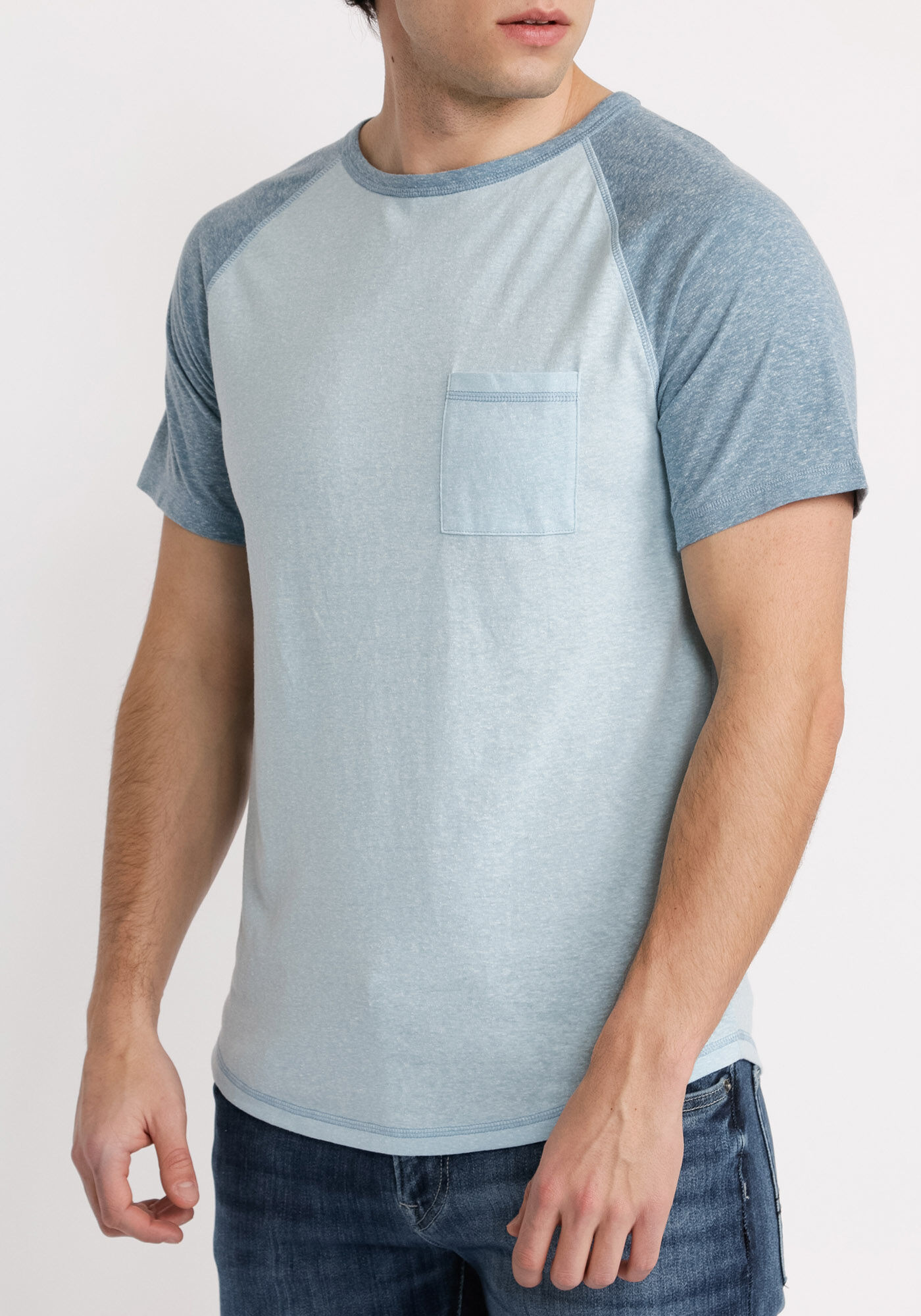 aaron snow wash pocket t-shirt Image 4