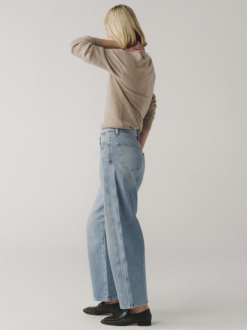 BNA soft curve barrel jean light wash