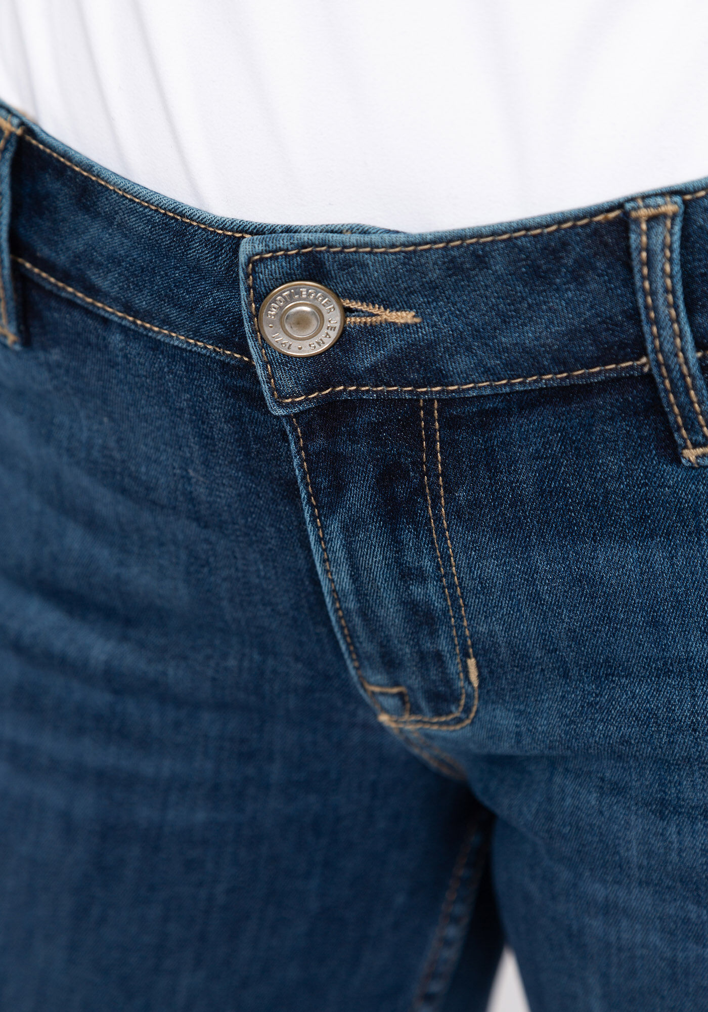 mid-rise curvy bermudas Image 6