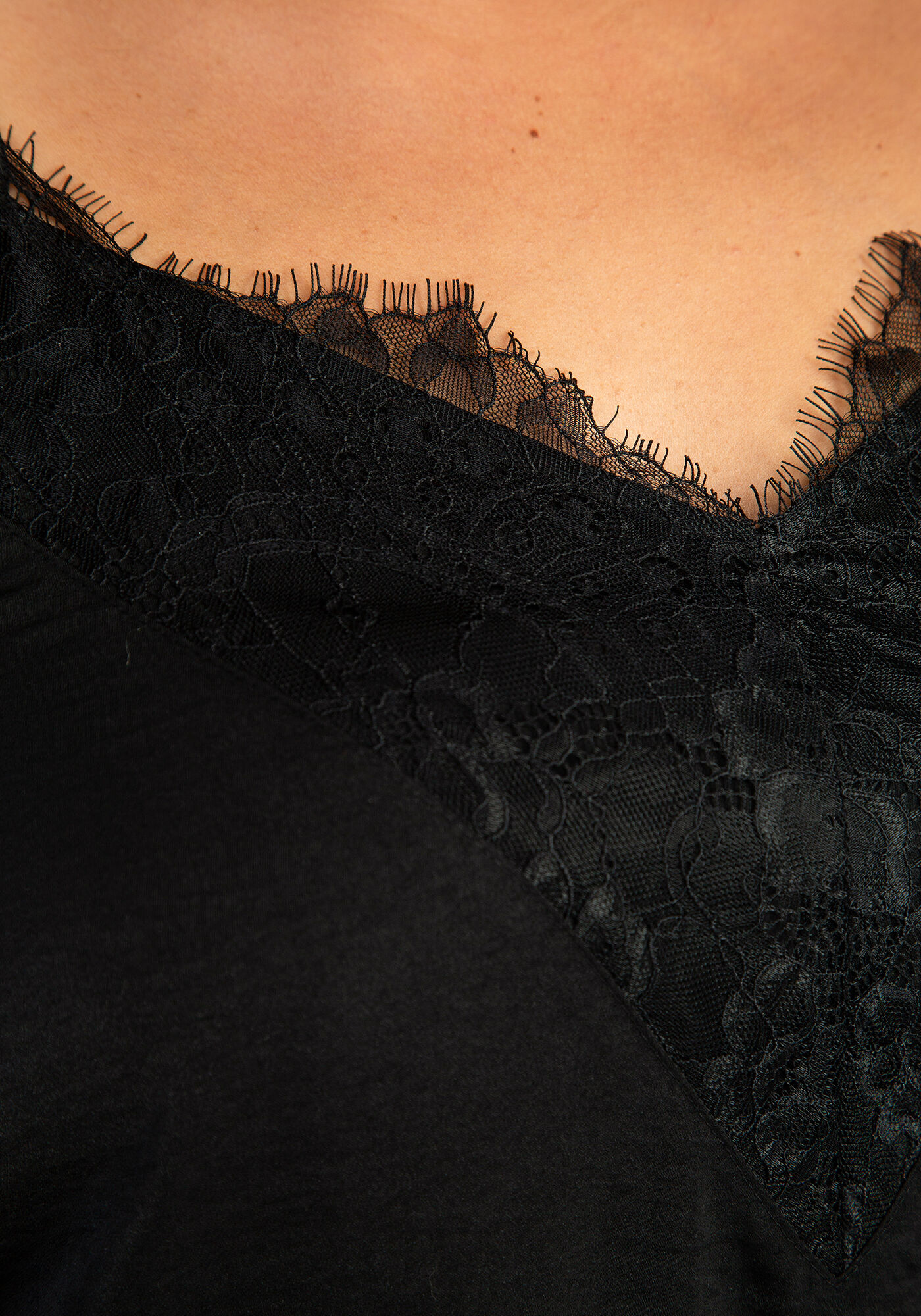 odette lace neck satin cami Image 6