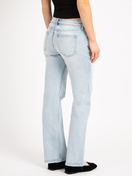 be low bootcut jean Image 4