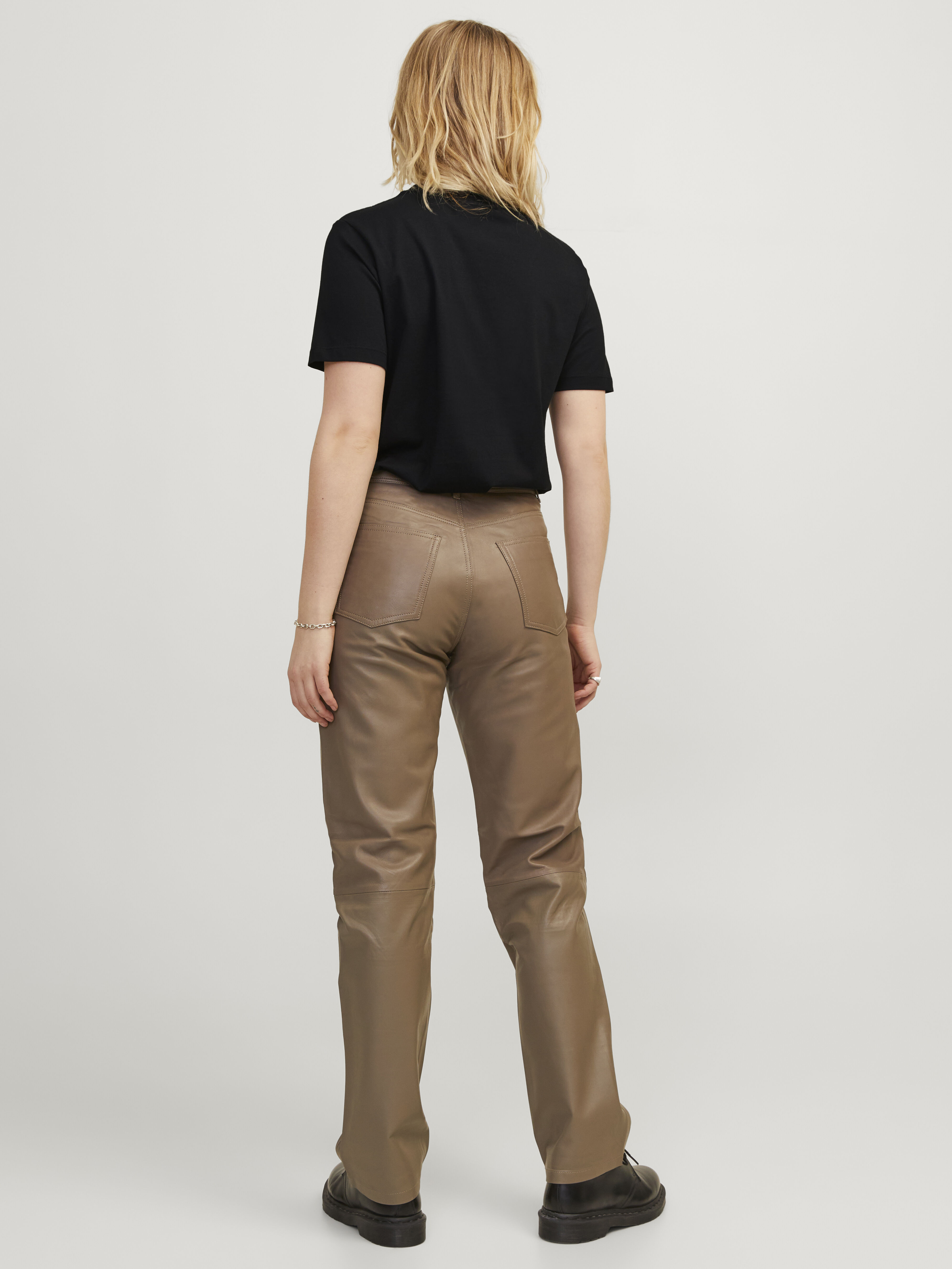 anna crew neck tshirt Image 3