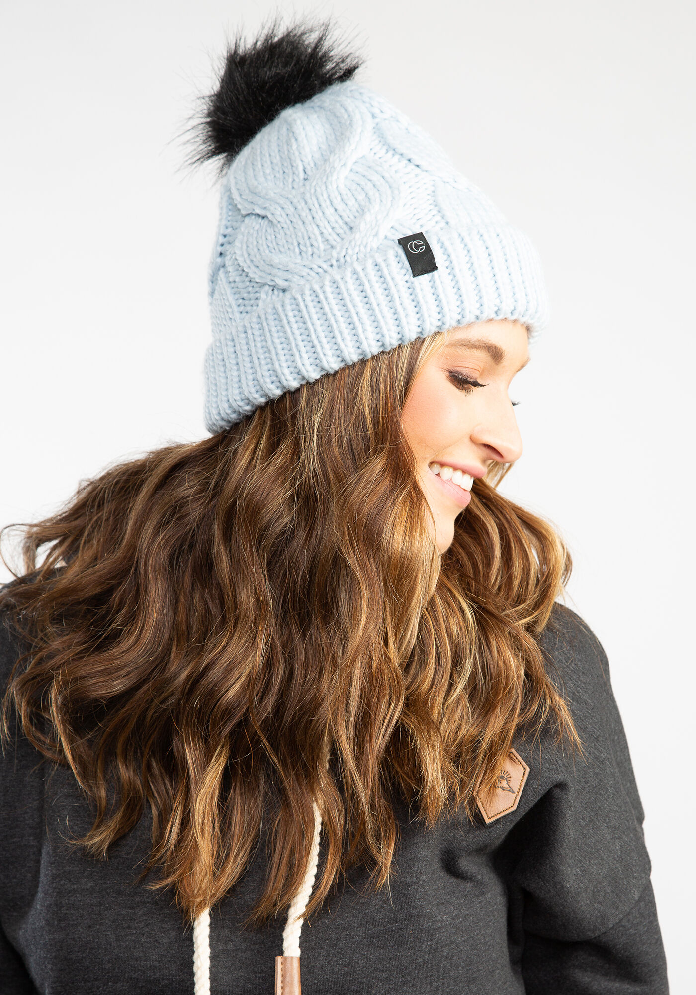 cable knit toque w faux fur pom Image 3