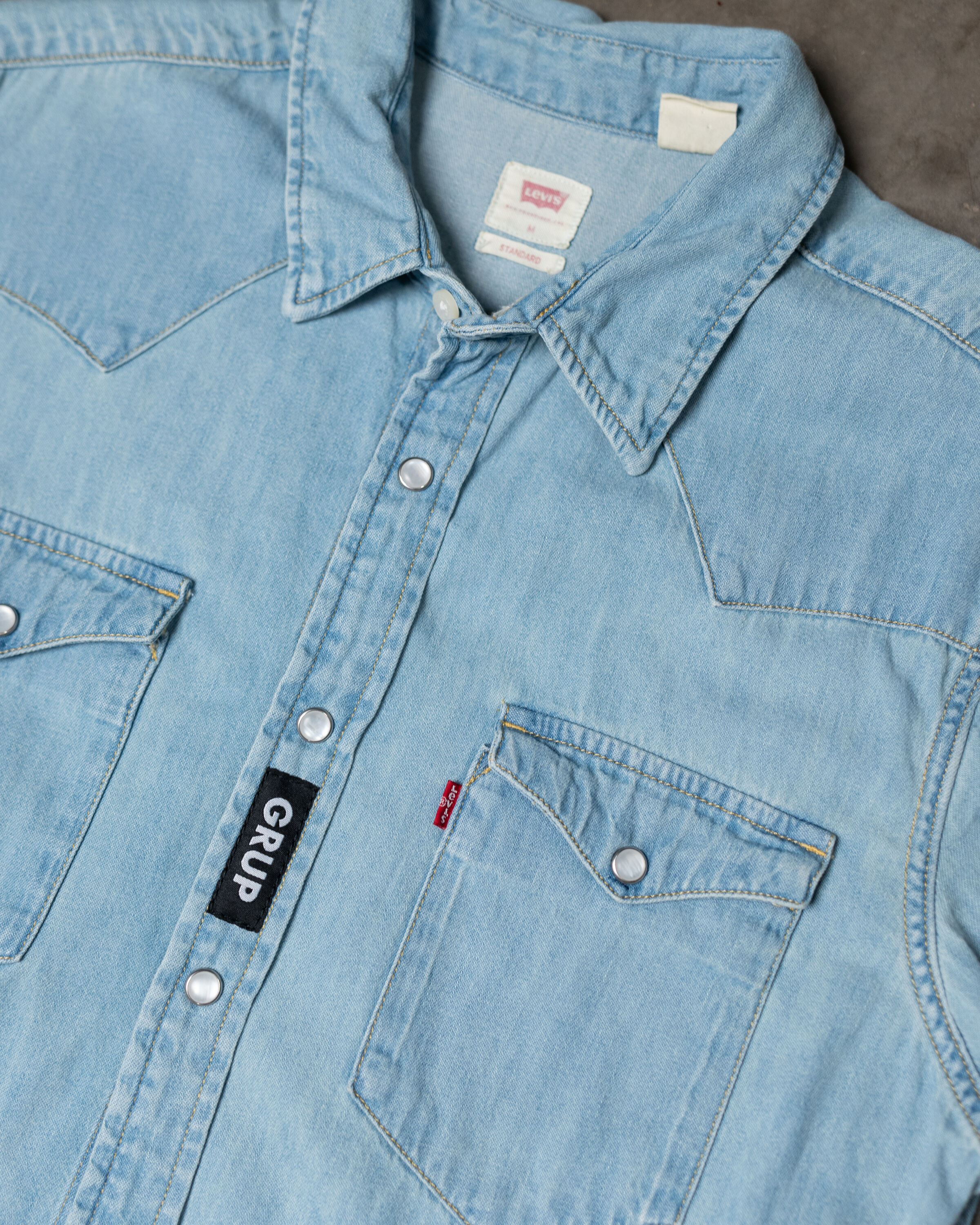 levi's pearl snap denim shirt Image 3