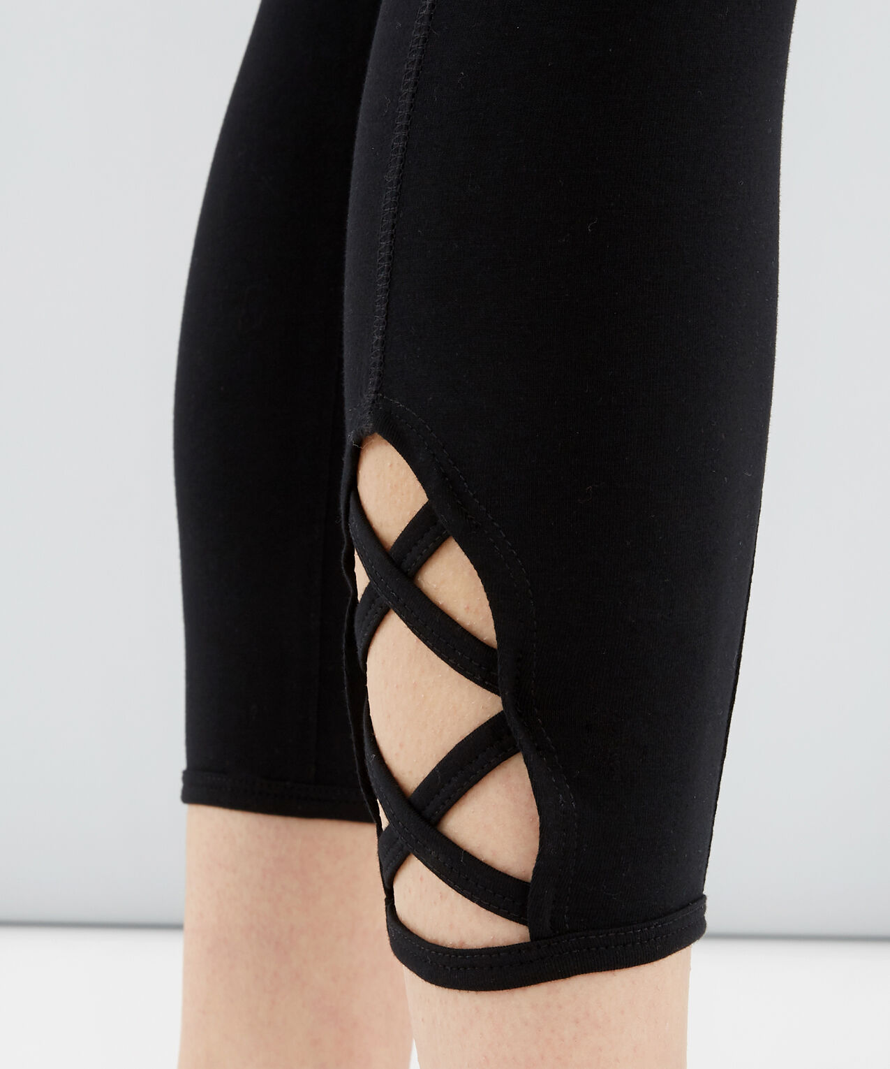 nala lattice crop legging Image 5