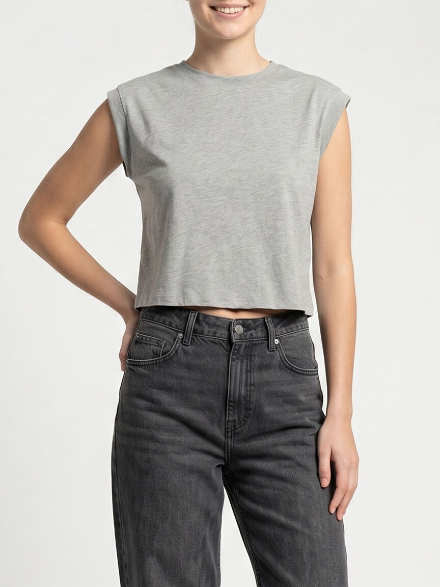 sleeveless boxy tee