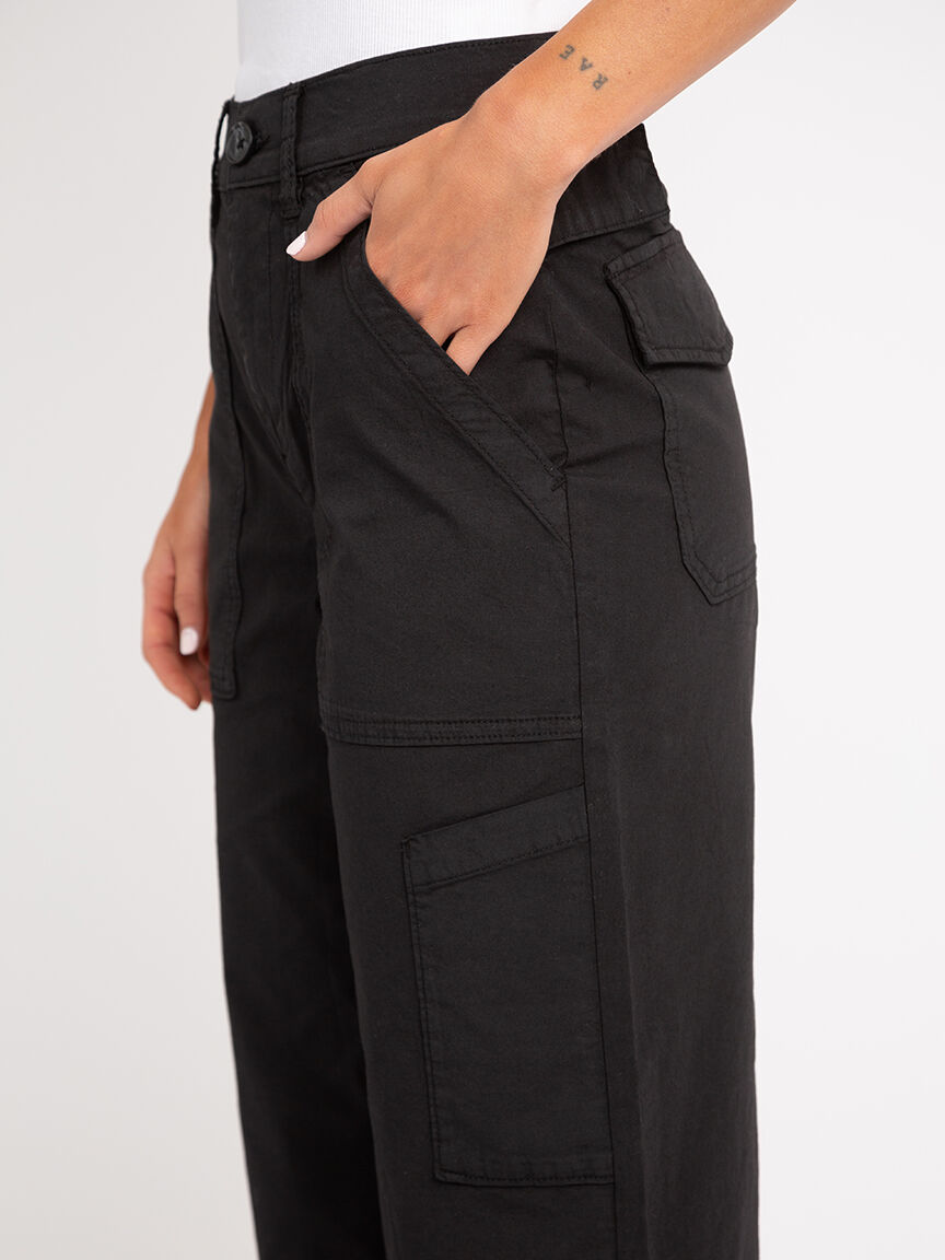 buffy high rise utility crop in black