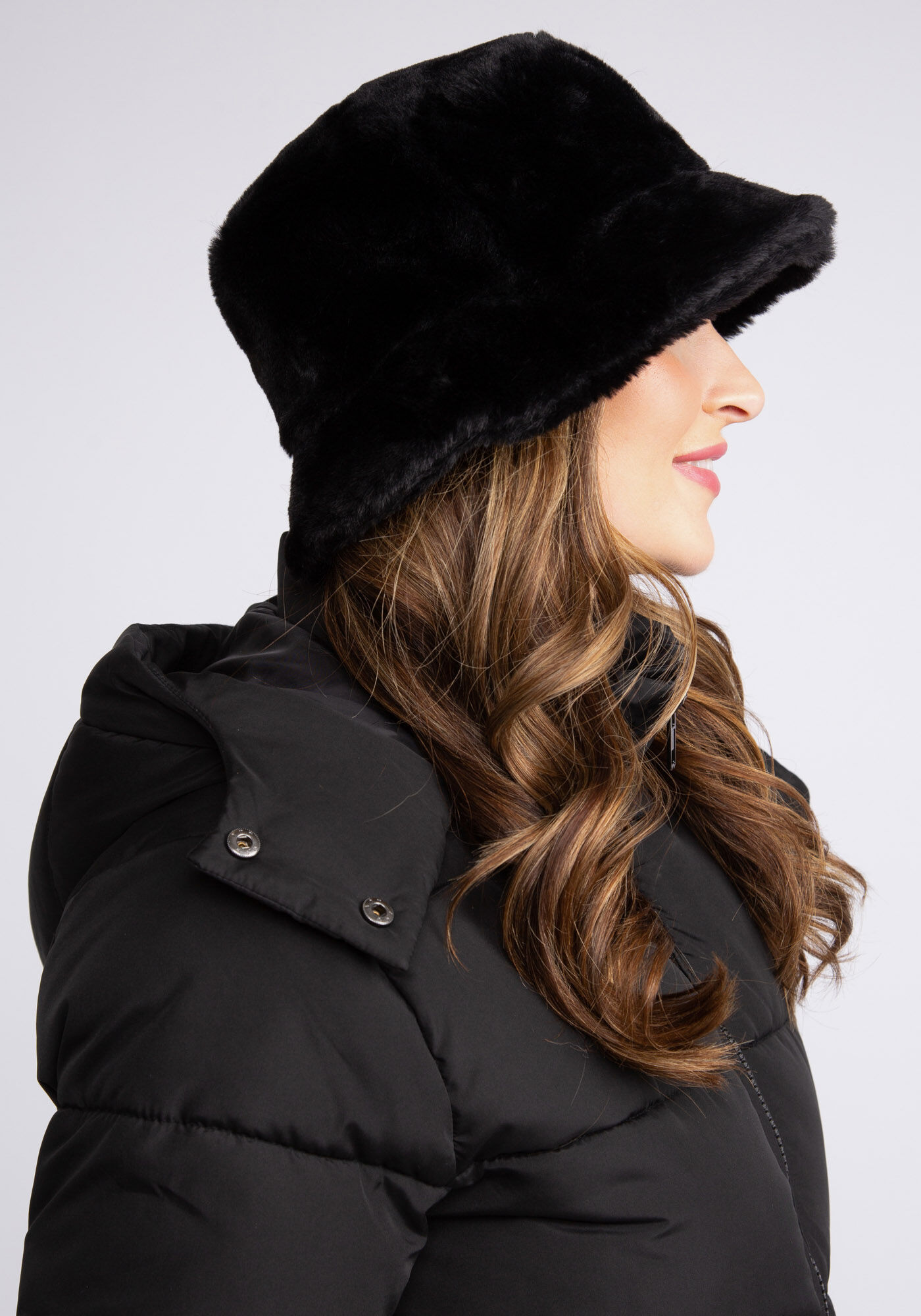 faux fur bucket hat Image 2