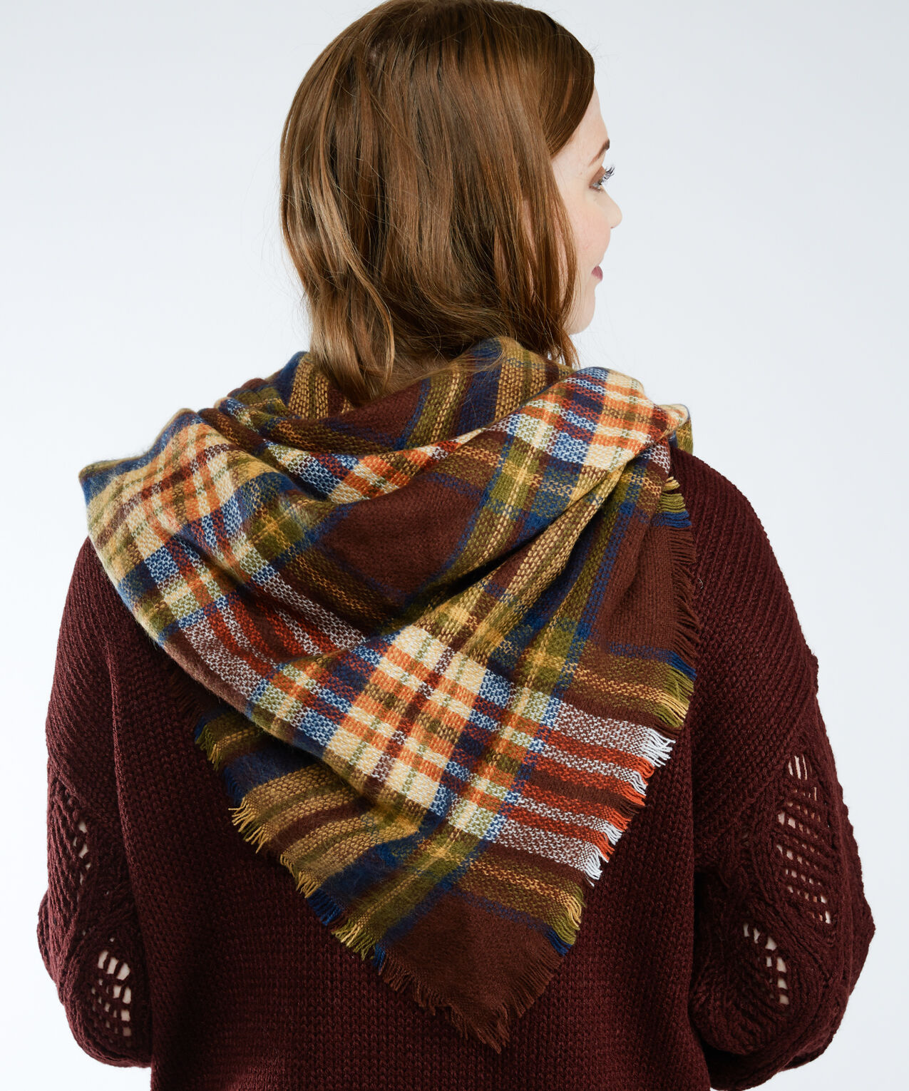 plaid triangle scarf Image 3