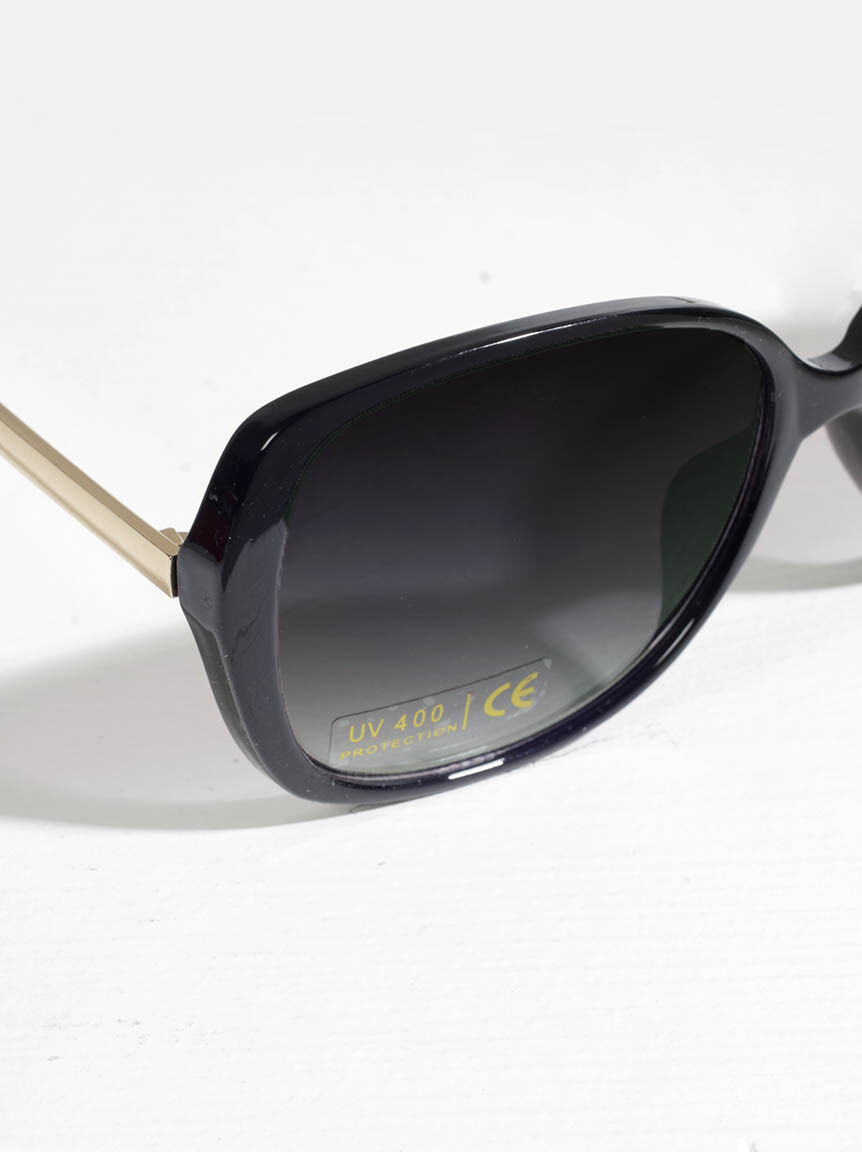 curved oversized sunglasses Image 3