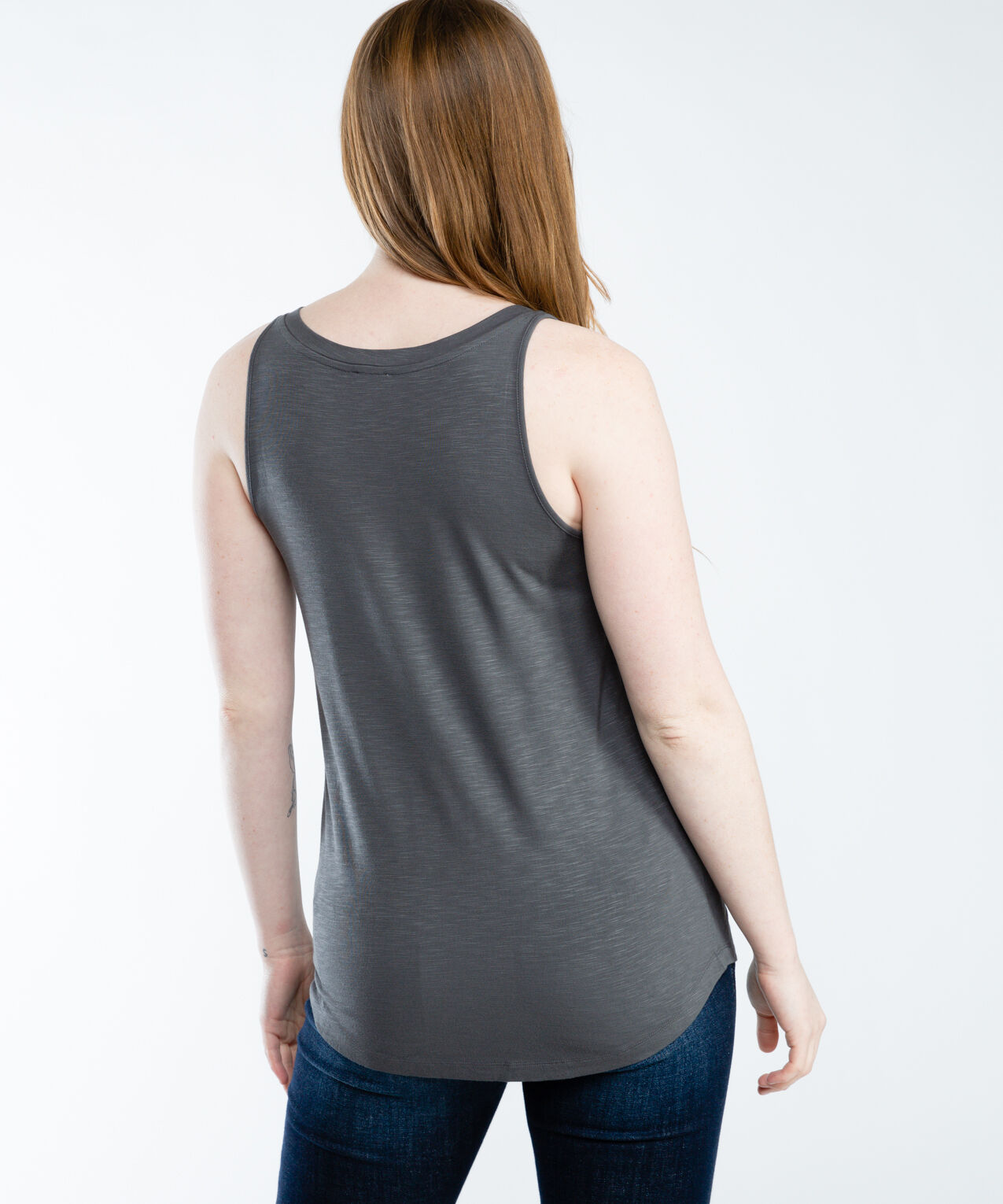 textured knit v neck tank - ela Image 2