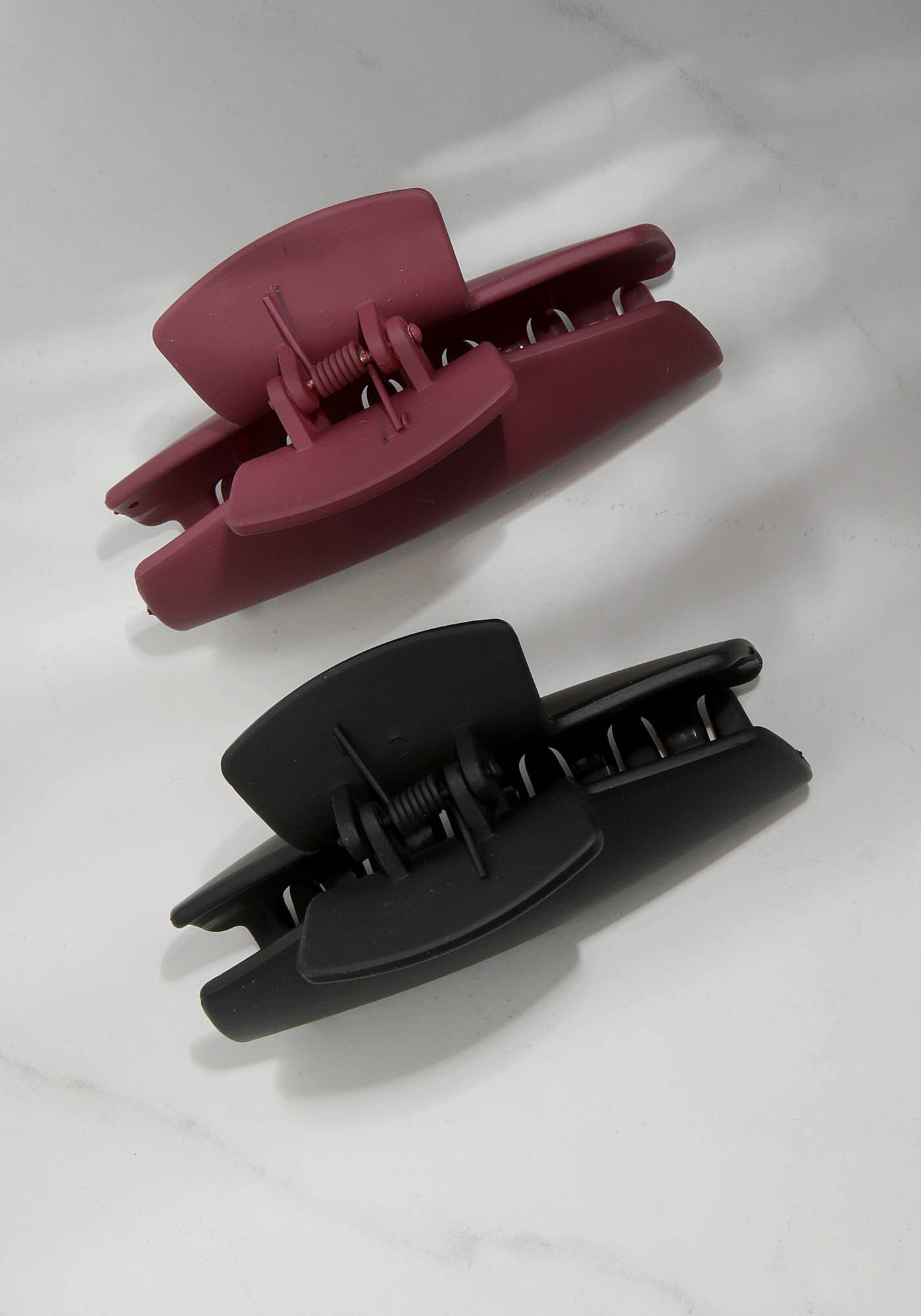 2 pack medium size claw clips Image 1