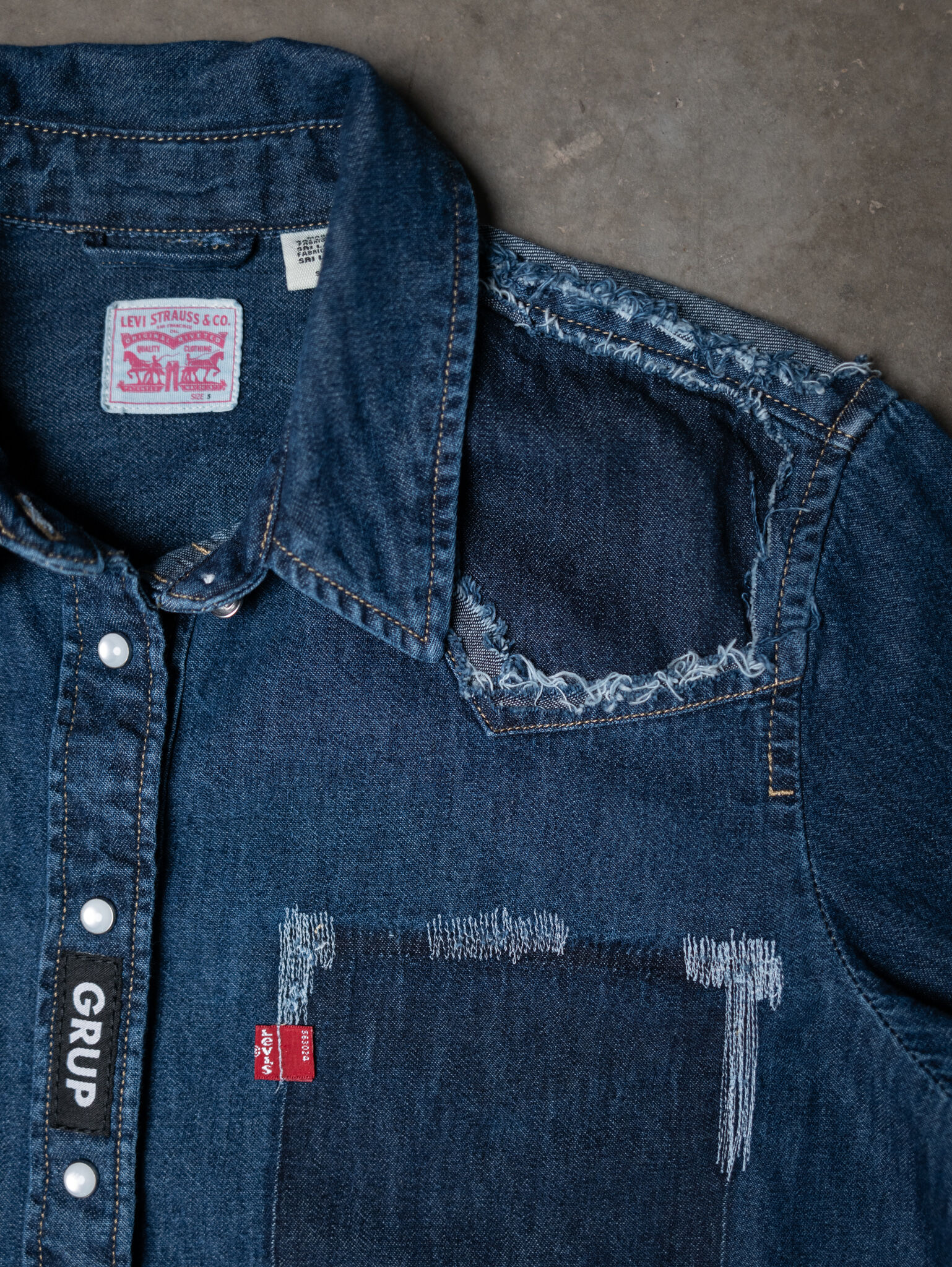 levi's pearl snap denim shirt Image 2