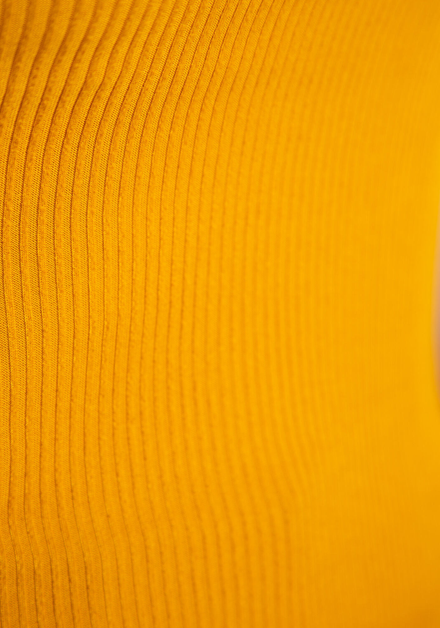 lea cut out short sleeve tee Image 6