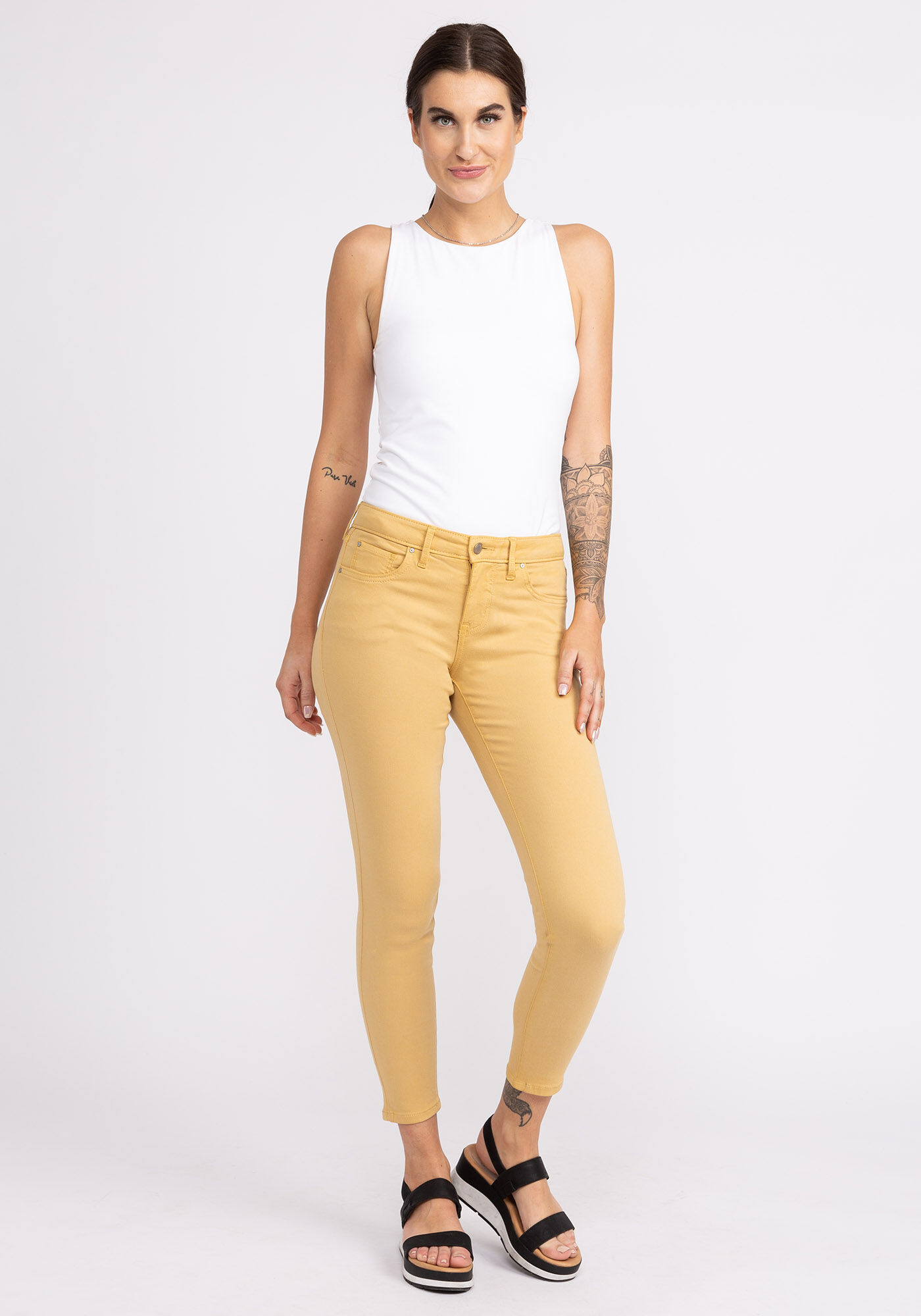 mid rise skinny jeans Image 3