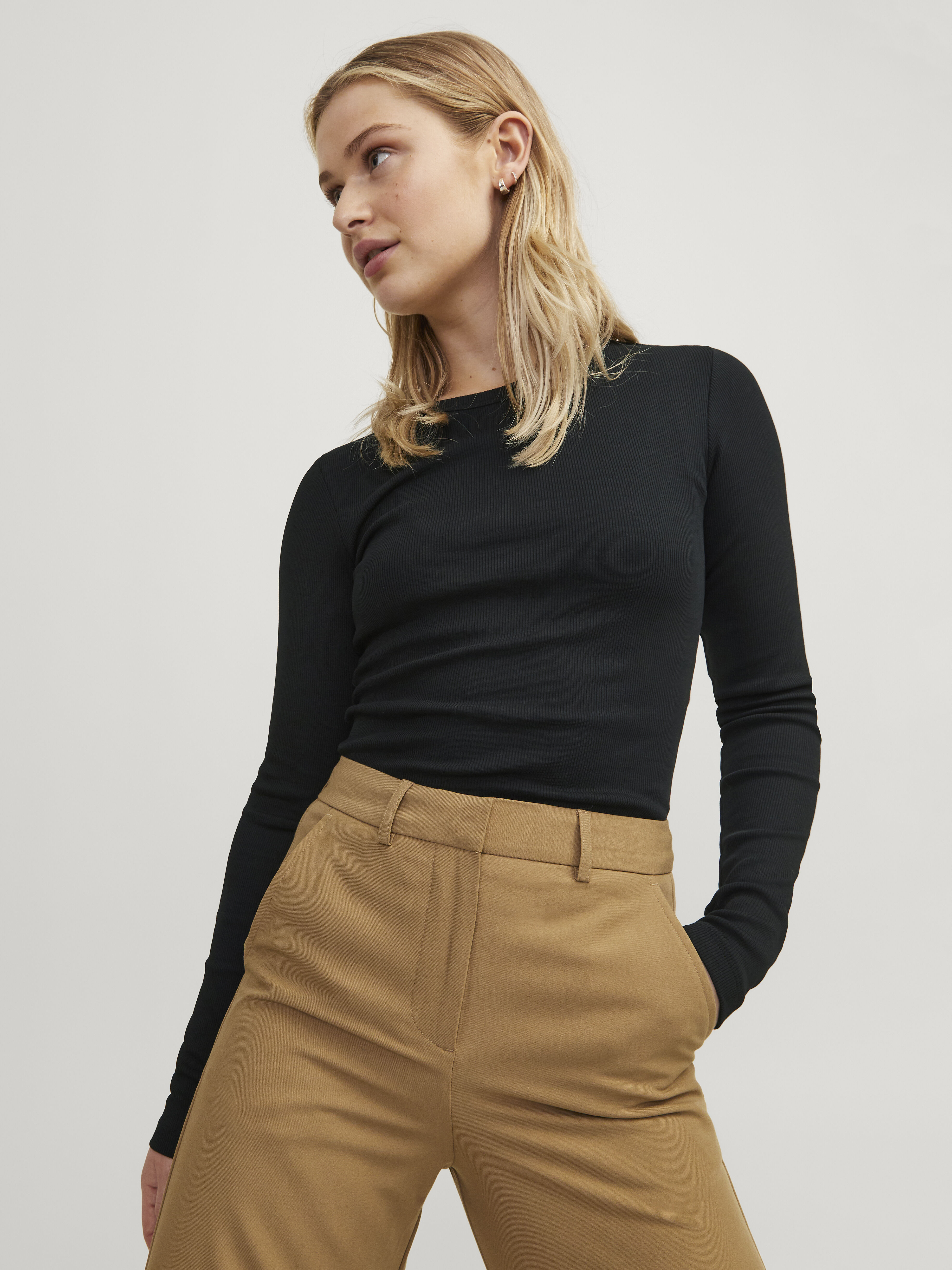 freya crewneck ribbed long sleeve top