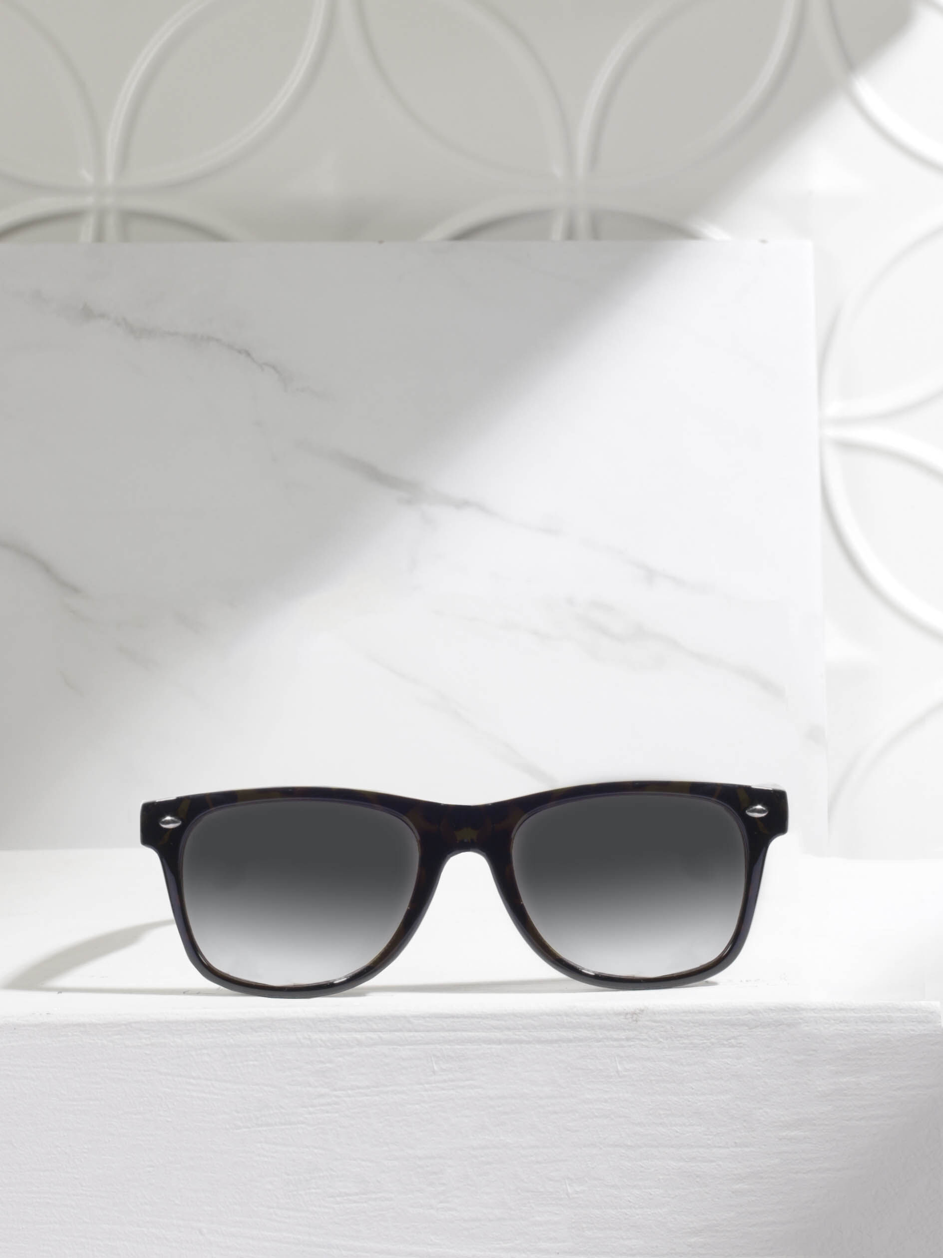 wayfarer sunglasses Image 1