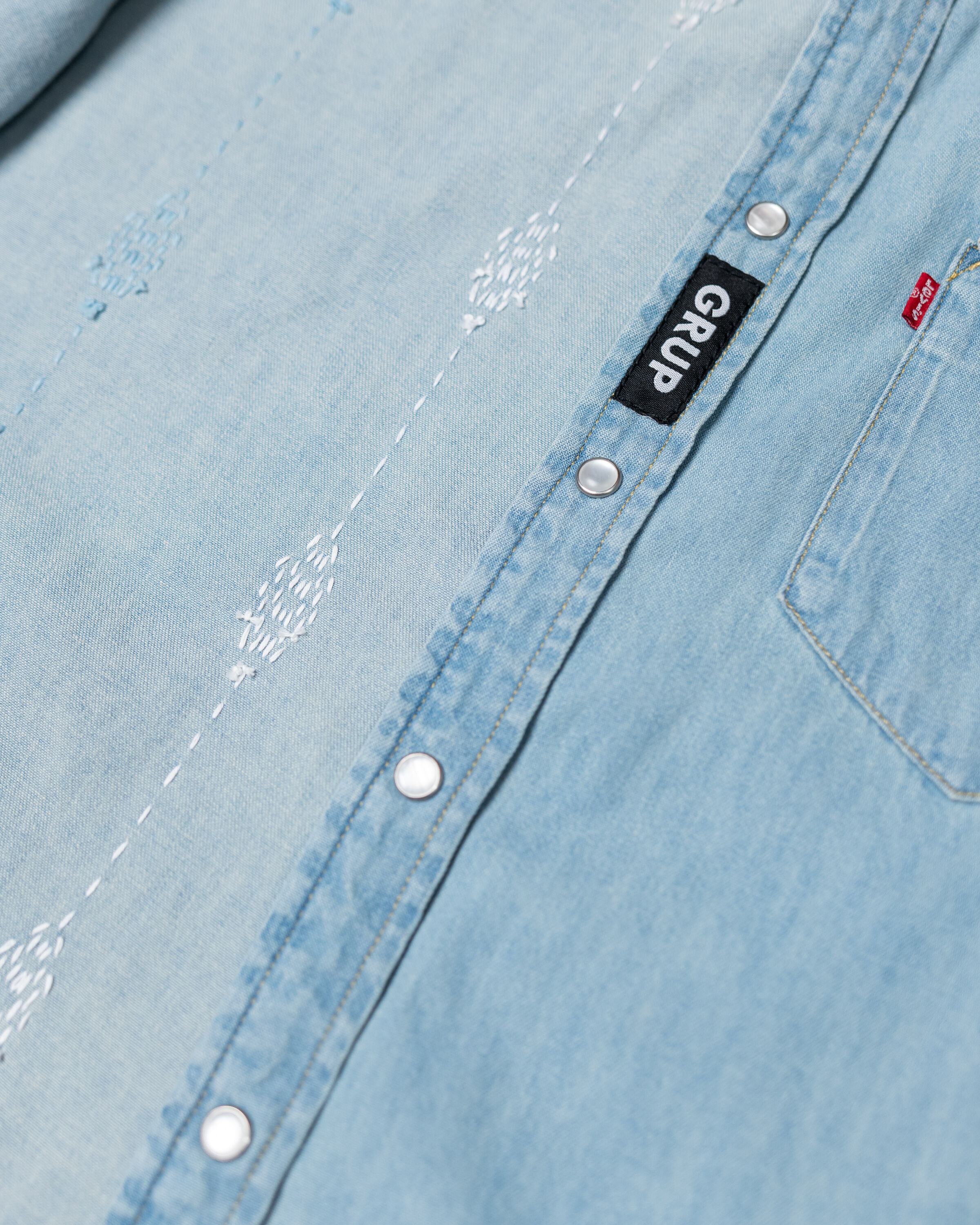 levi's pearl snap denim shirt Image 4