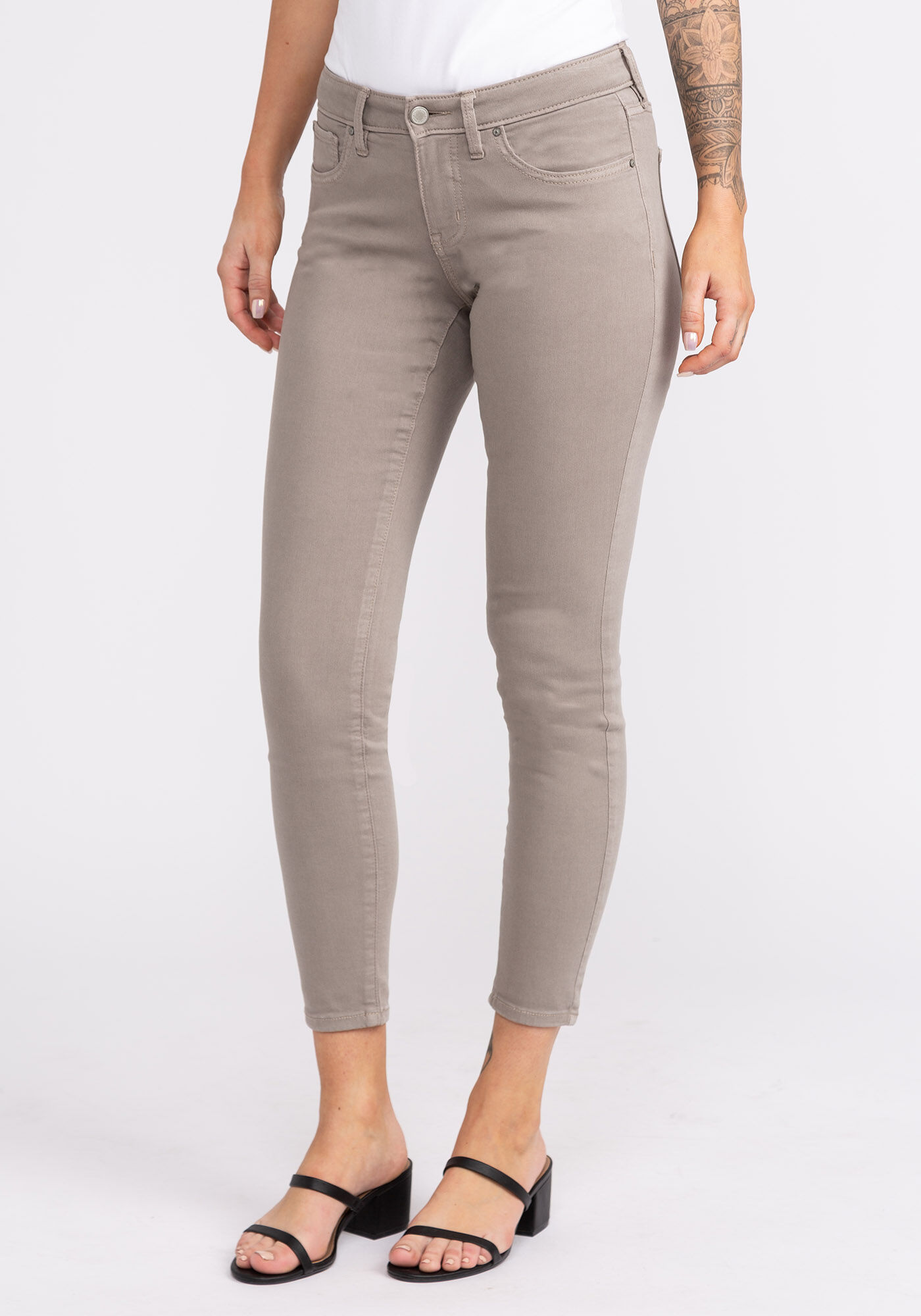 mid rise skinny jeans Image 3