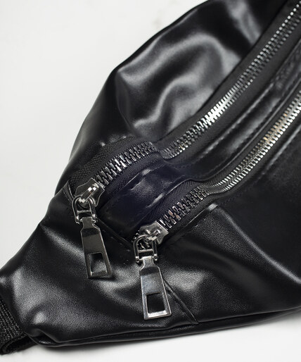 faux leather bag with zipper pockets Image 3