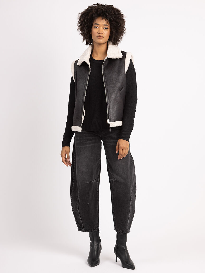 meera sherpa lined vest Image 2