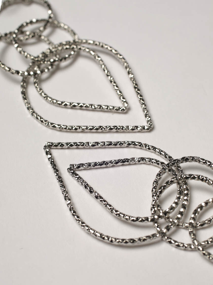 textured silver earring Image 3