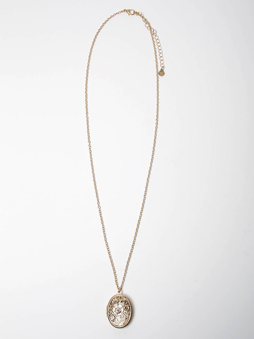 oval locket necklace Image 3