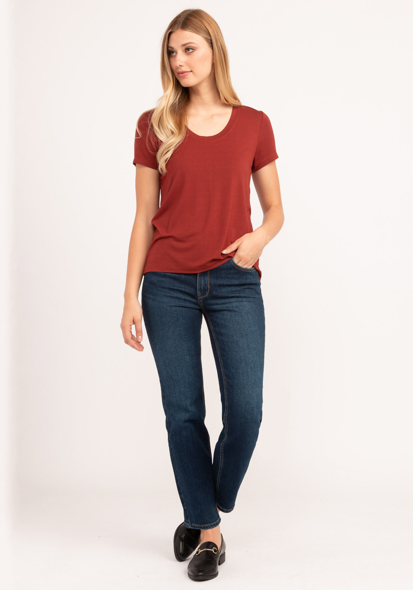 basic scoop neck short sleeve t-shirt Image 1