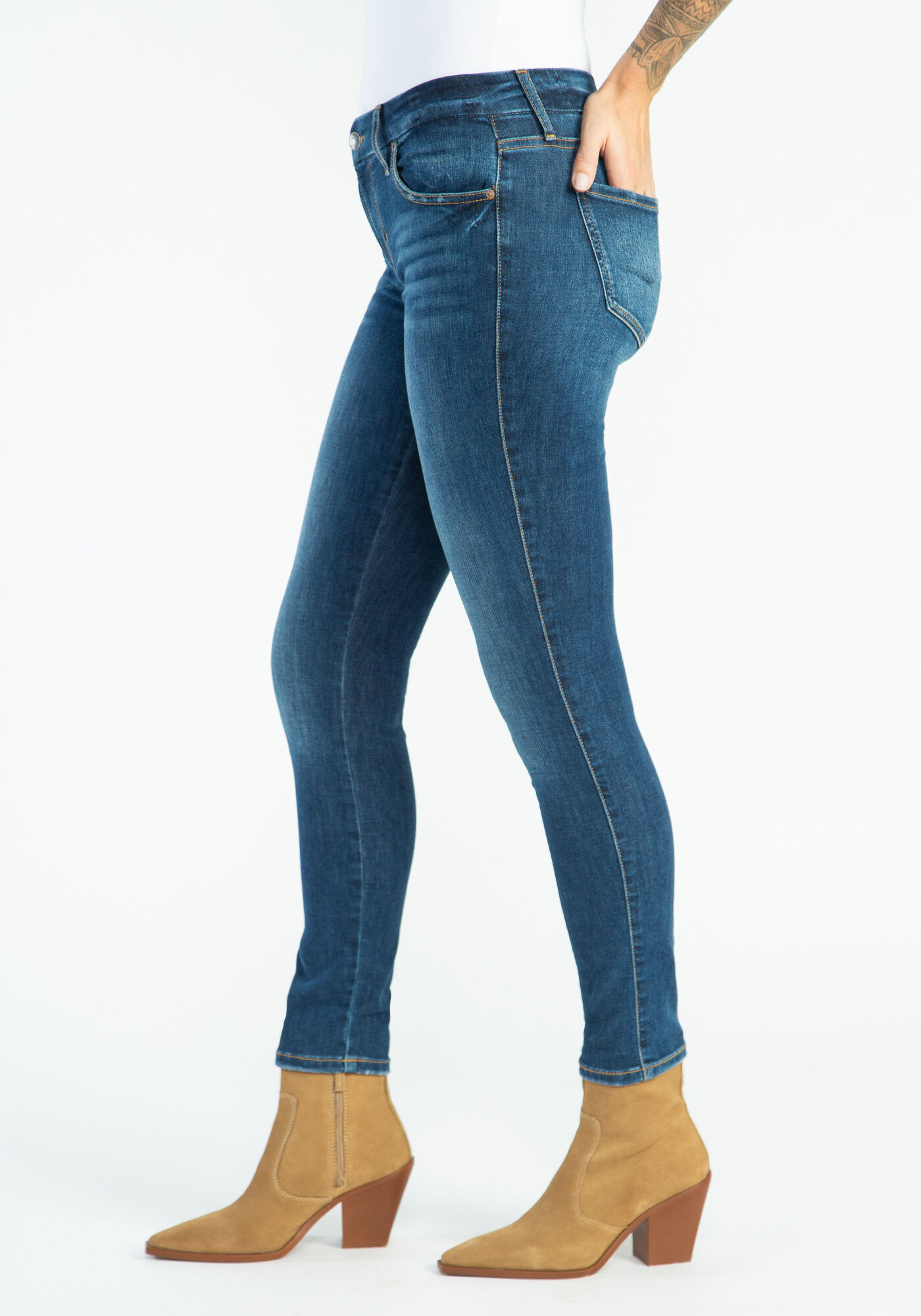 power curvy corrine skinny Bootlegger 2000002429