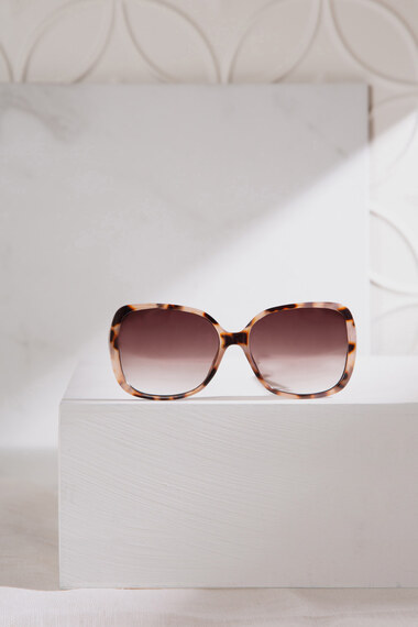 large square frame chain detail sunglasses Image 1