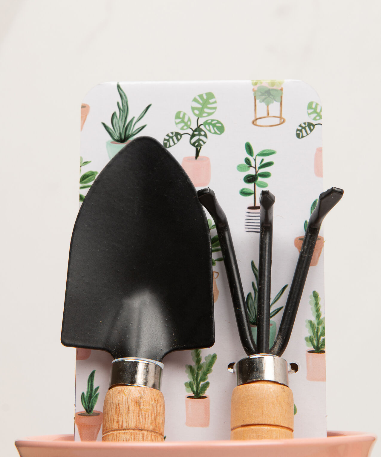 mug and garden tool gift set Image 3